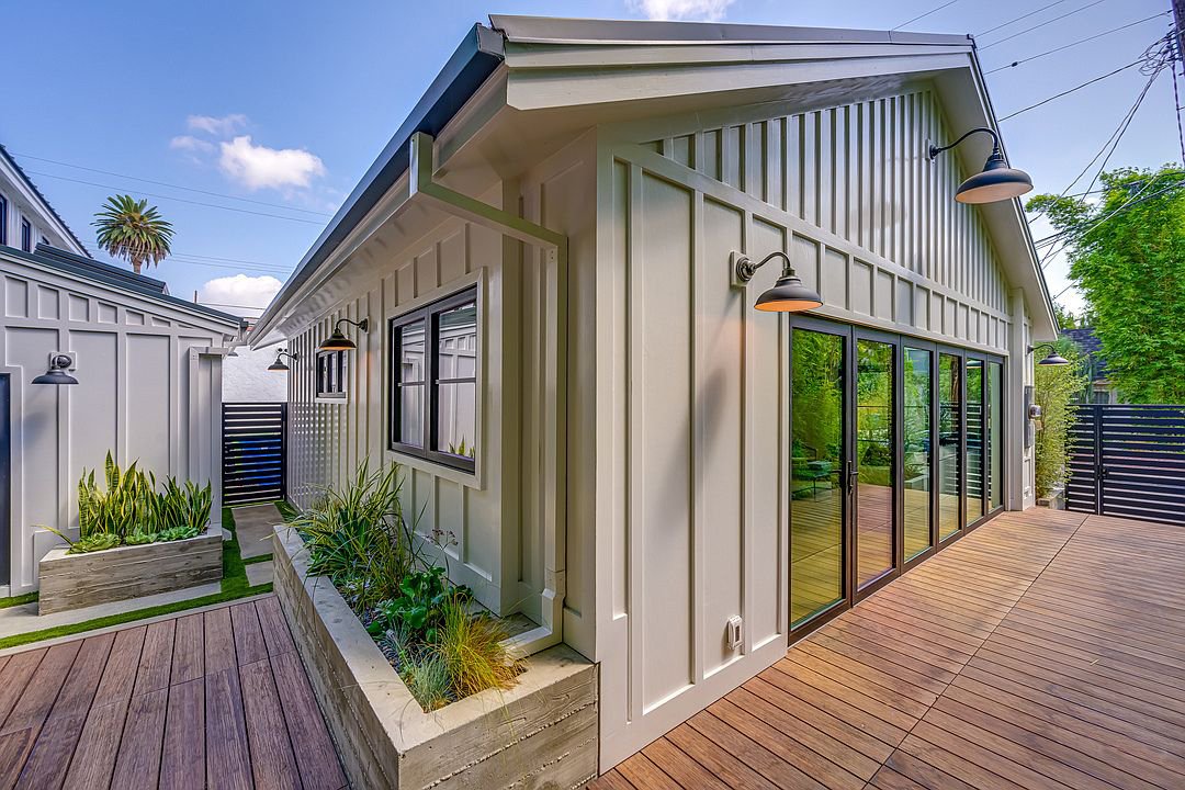 WEST HOLLYWOOD BUNGALOW