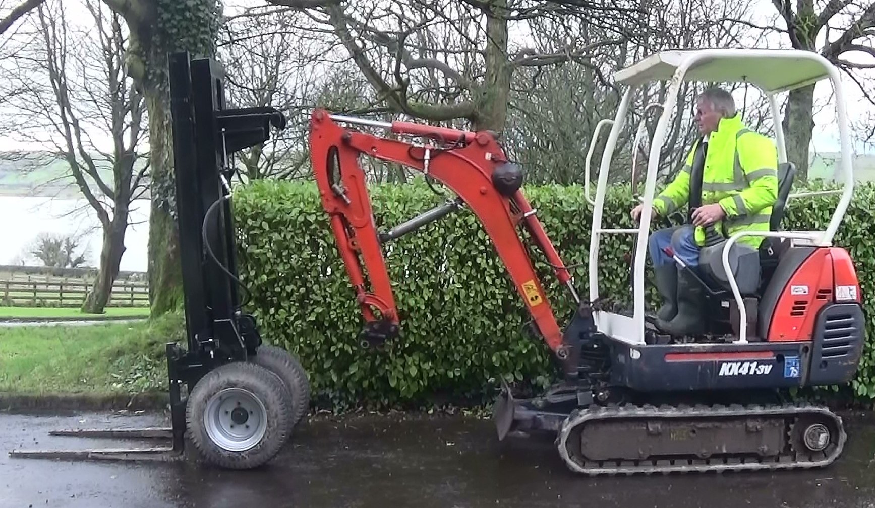 Revolutionary excavator attachments Excavator Forklift