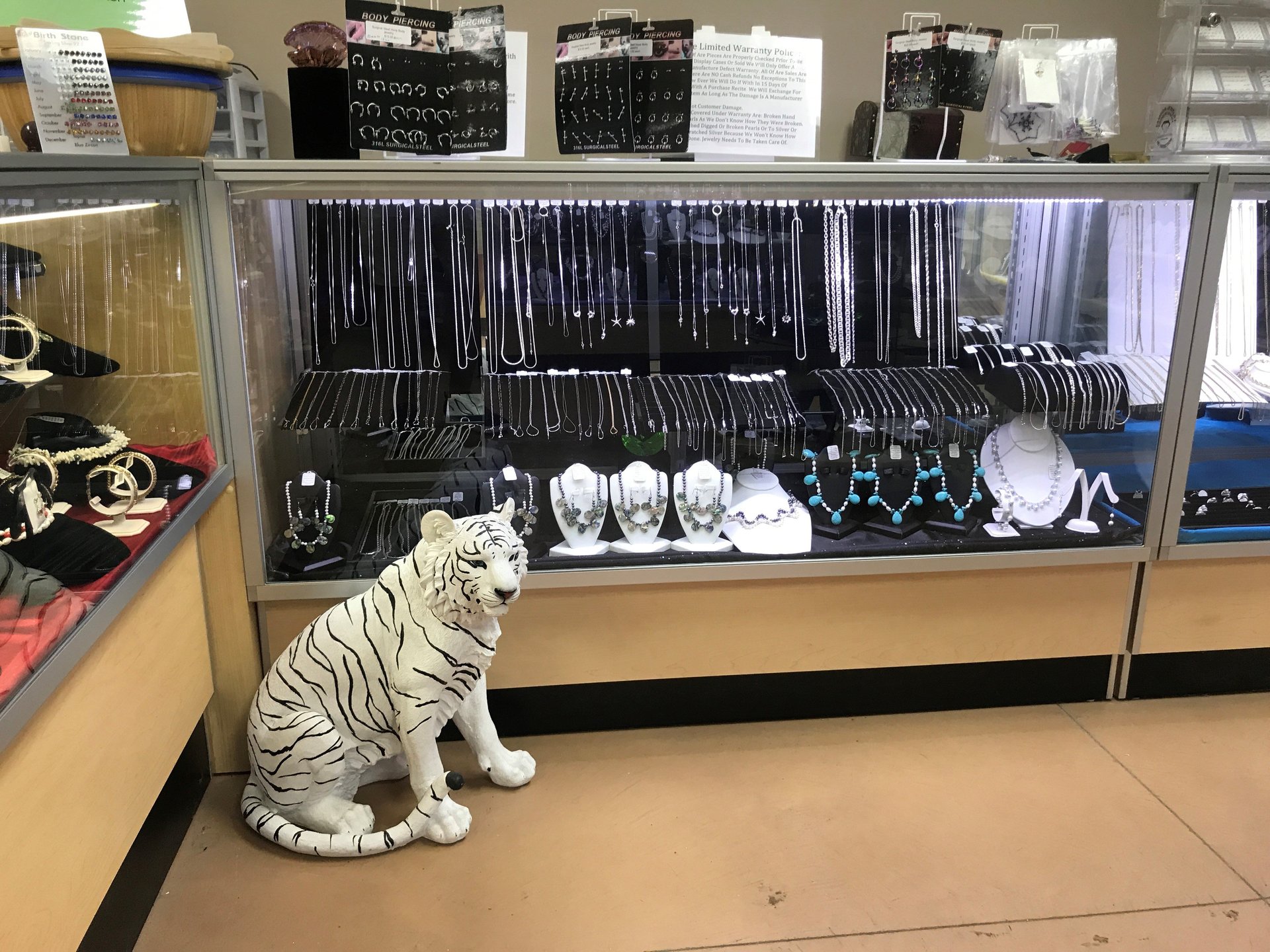 No Blanket Smoke Shop Sanborn, NY Gallery