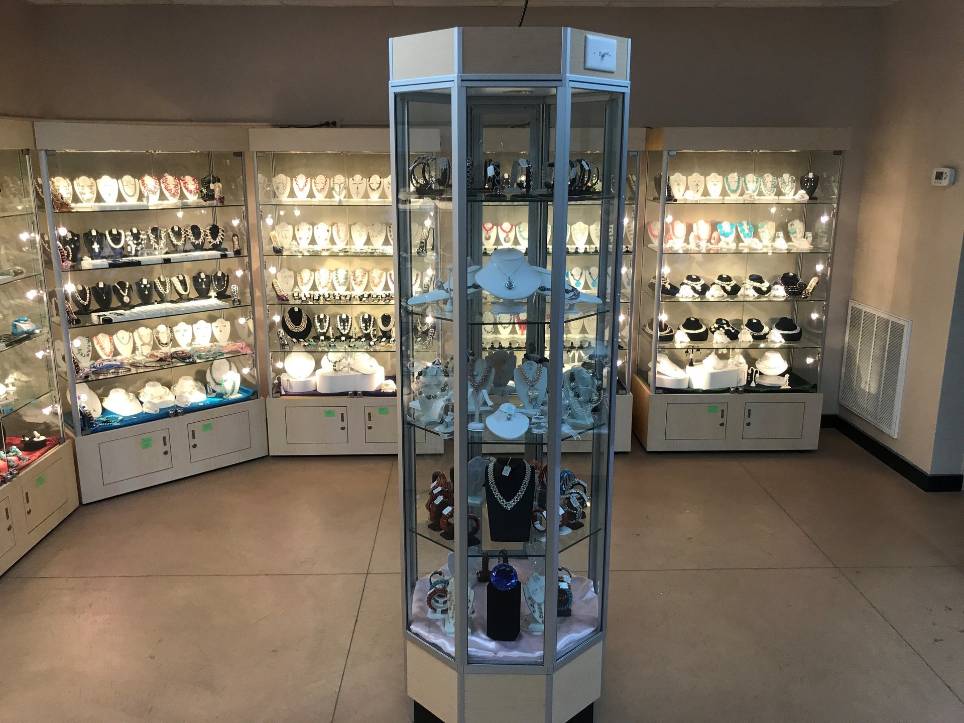 No Blanket Smoke Shop Sanborn, NY Gallery