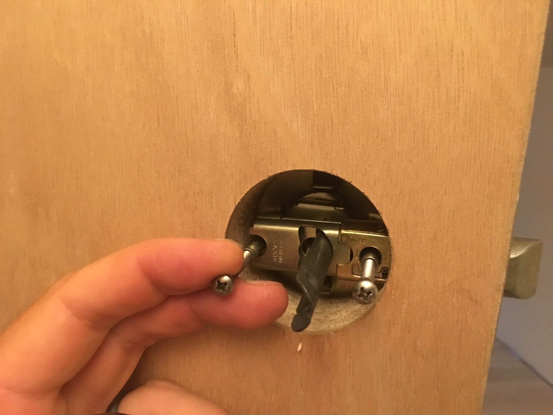 How To Install a Doorknob