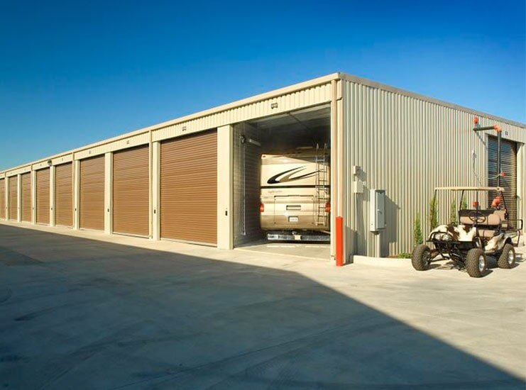 Large Storage Spaces Fresno, CA Dakota Park Boat and R/V Storage