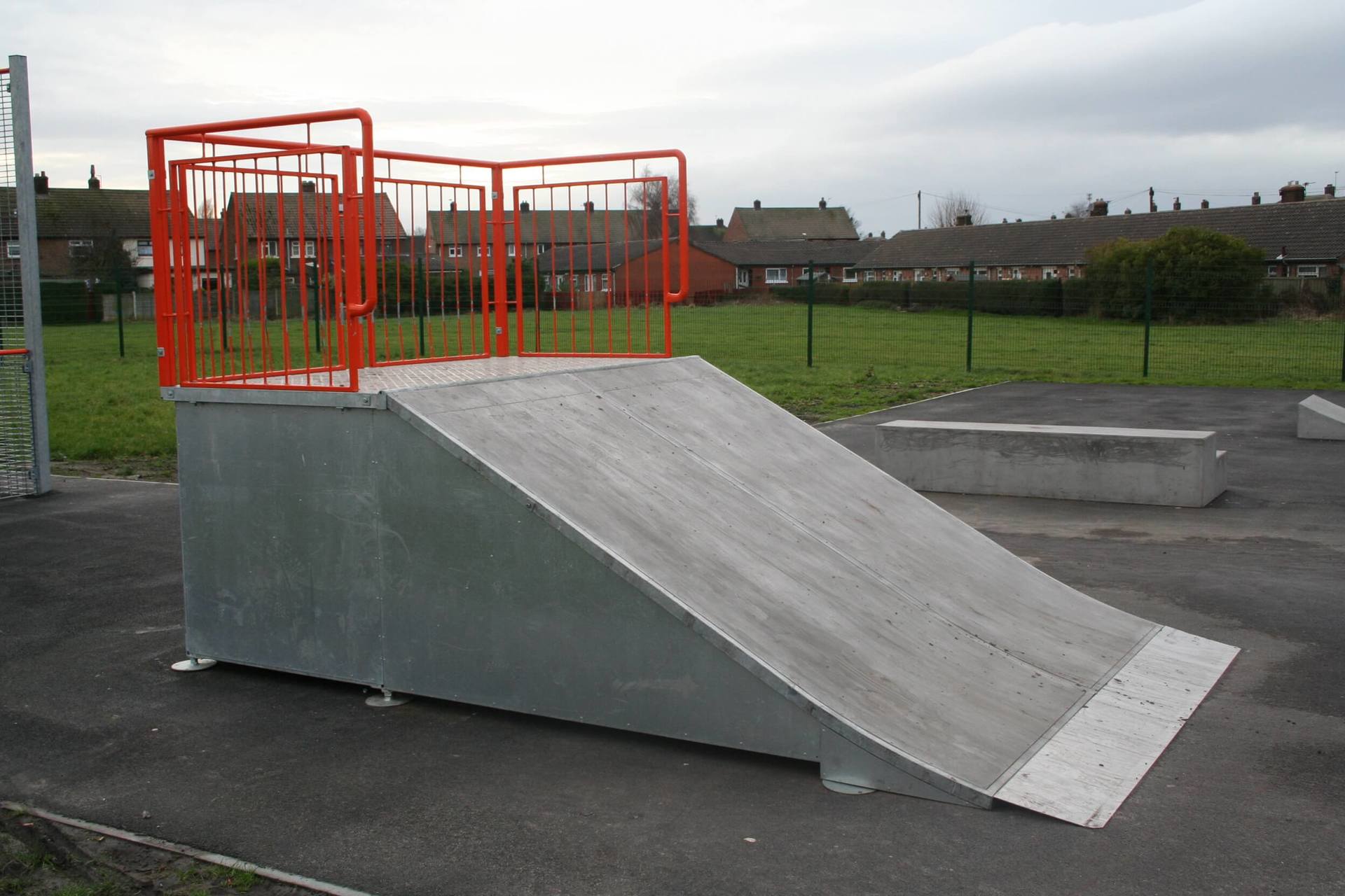 Skatepark Equipment Half Pipes & Grind Rails Yates Playgrounds