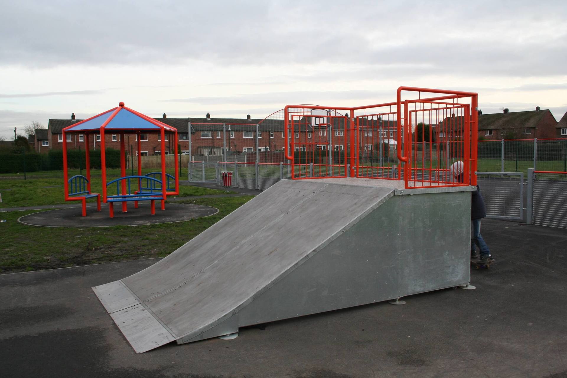 Skatepark Equipment Half Pipes & Grind Rails Yates Playgrounds