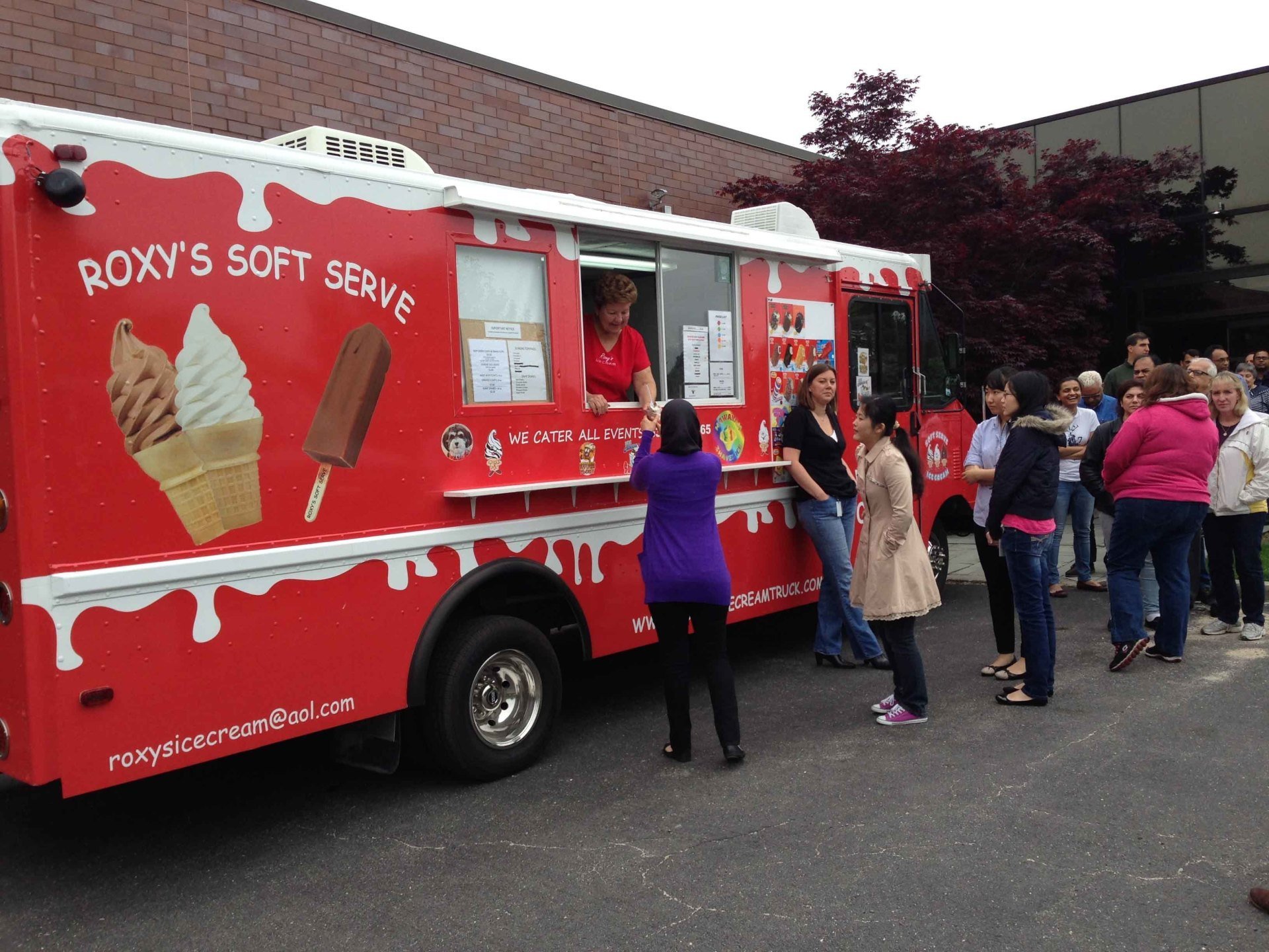 Our Gallery Roxy's Ice Cream Truck Happy Ice Cream Fans