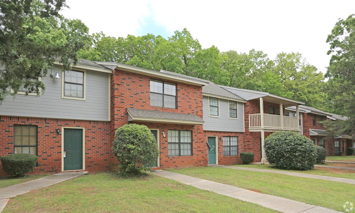 Alpine Village Apartments HensleyThompson Properties, Florence, AL