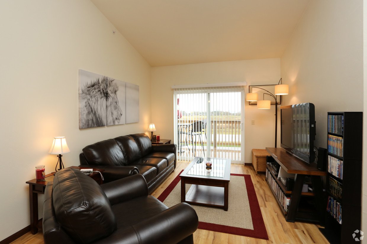 Forest Creek Apartments Manitowoc, Wisconsin Apartments