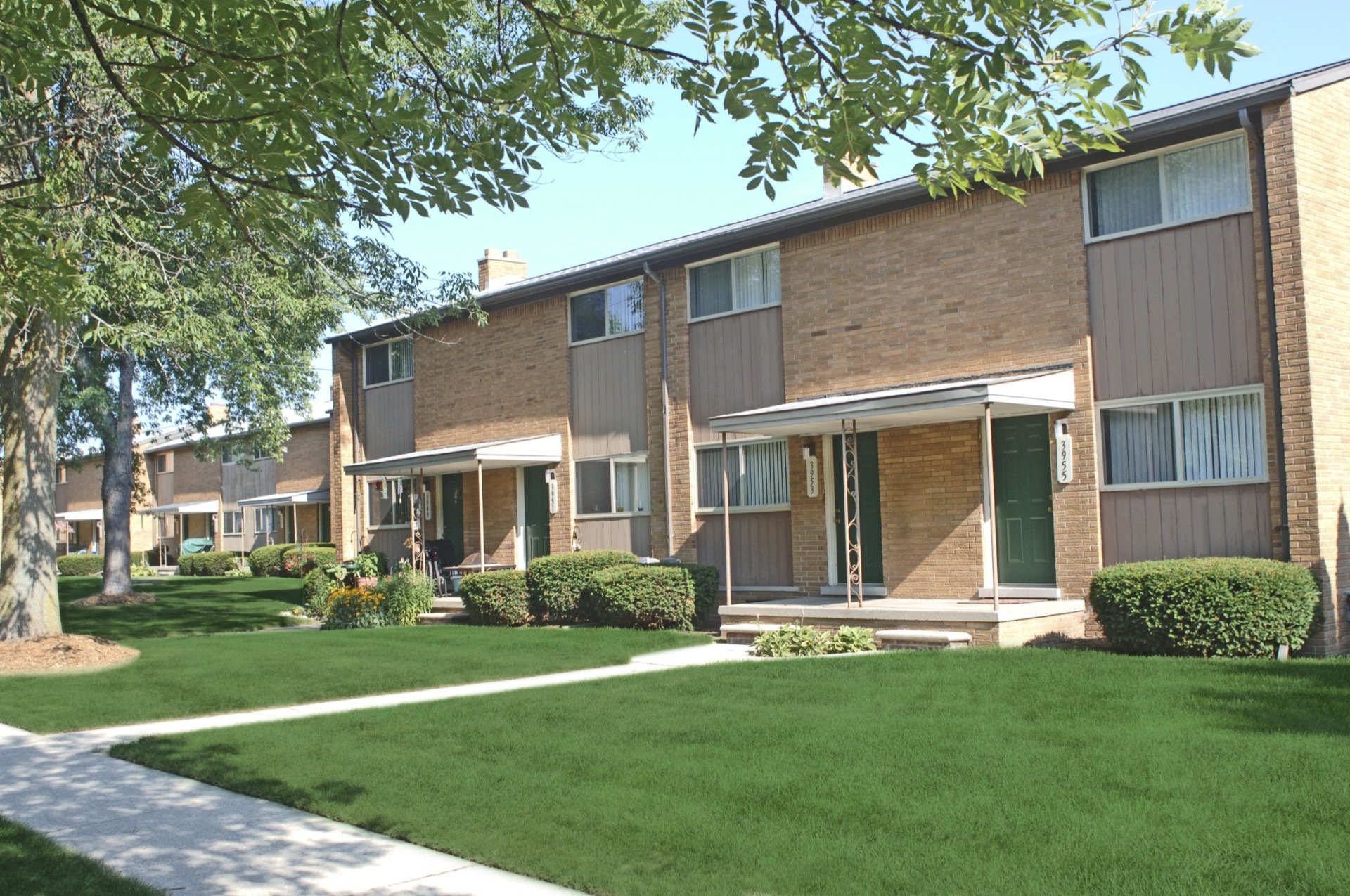 Village Townhomes Apartments in Midland, MI For Rent 2Bedroom