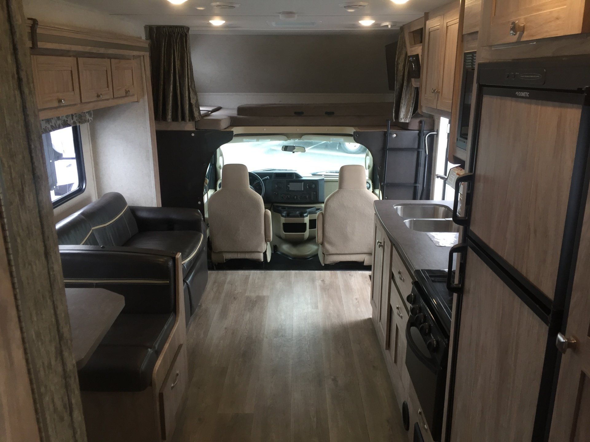 Class C RV Rentals from RV's To Go outside Portland, Oregon