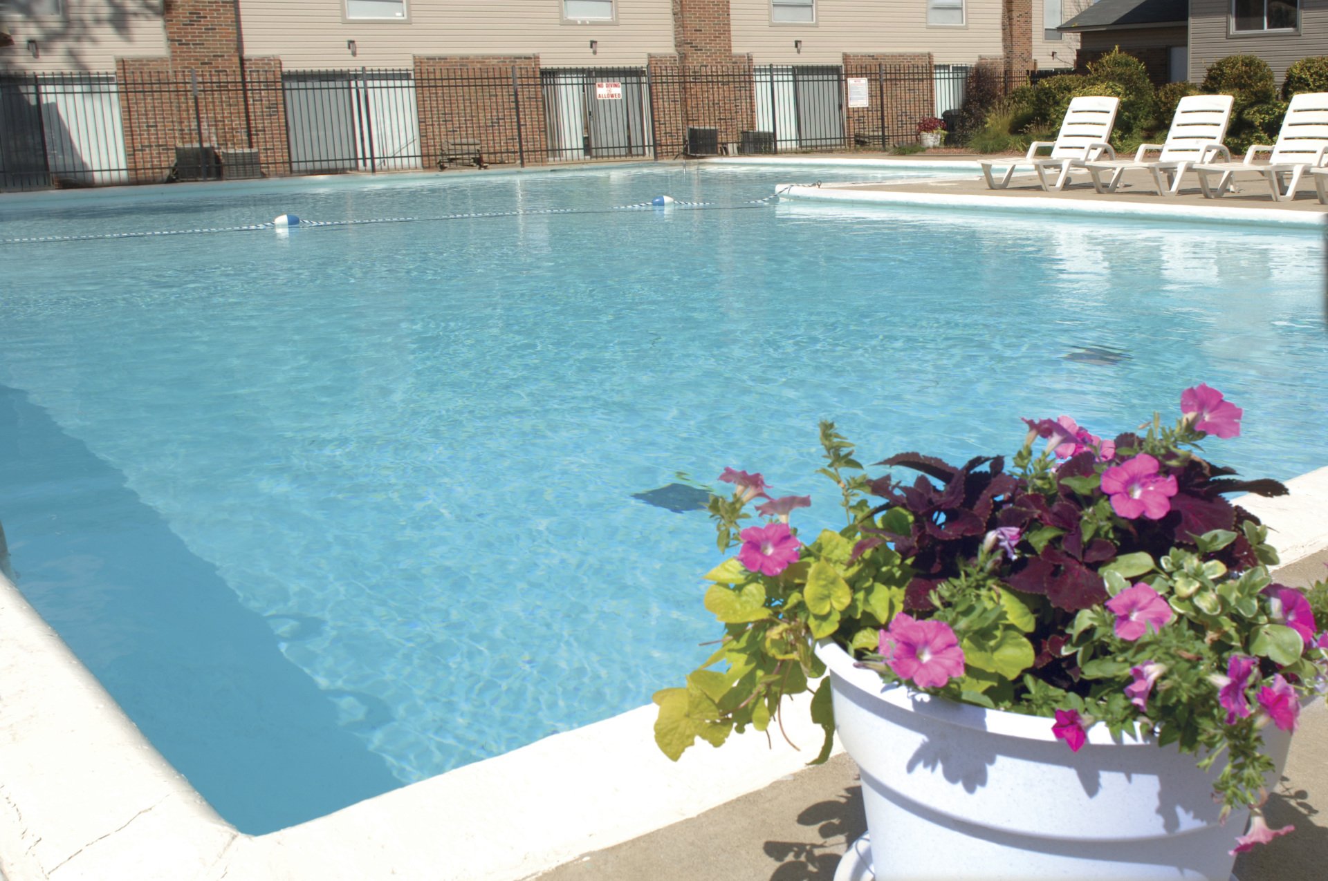 Grand Oaks Apartments for Rent Near Flint, MI in Grand Blanc 1 to 3