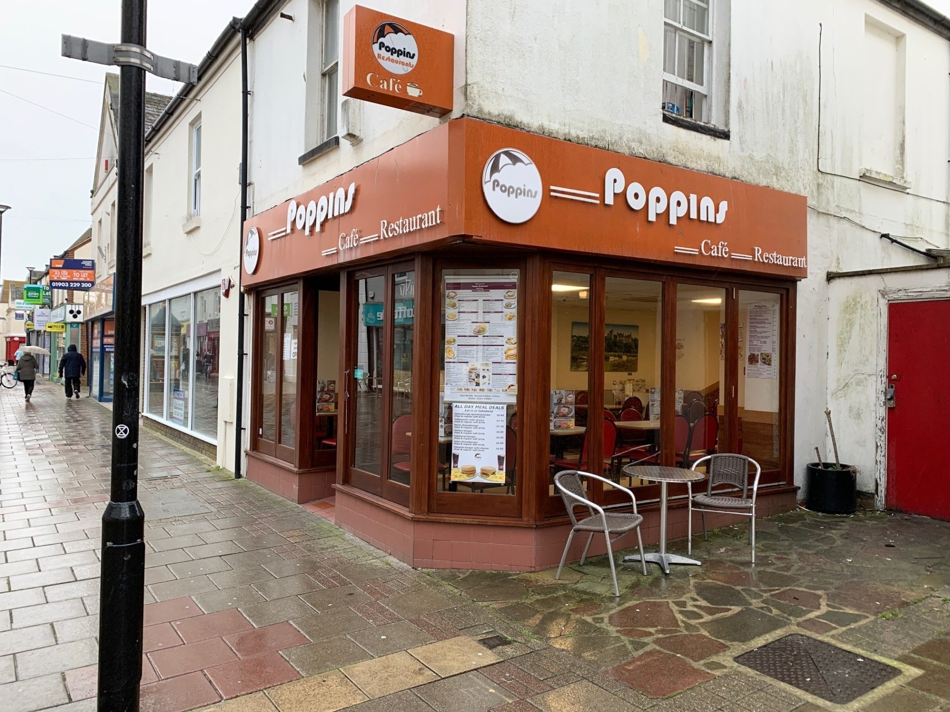 Discover Worthing Poppins Restaurants The UK