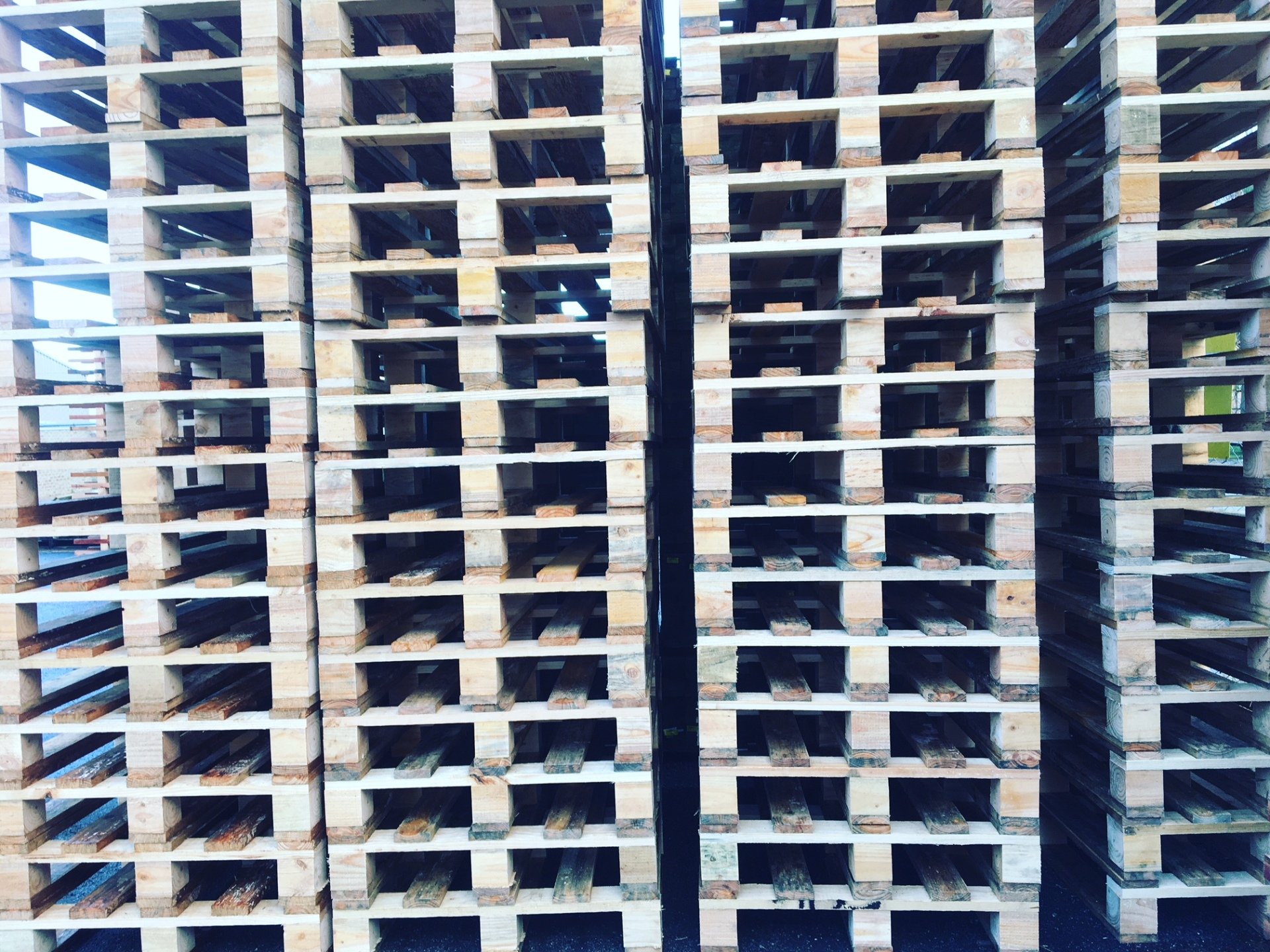 Wooden Pallets Suppliers in Perth 1/2 Price Pallets