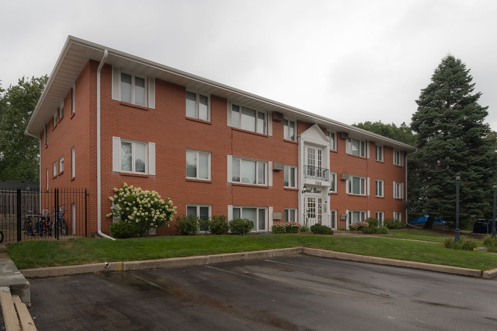 COLONIAL MANOR RICHFIELD BELVEDERE PROPERTIES