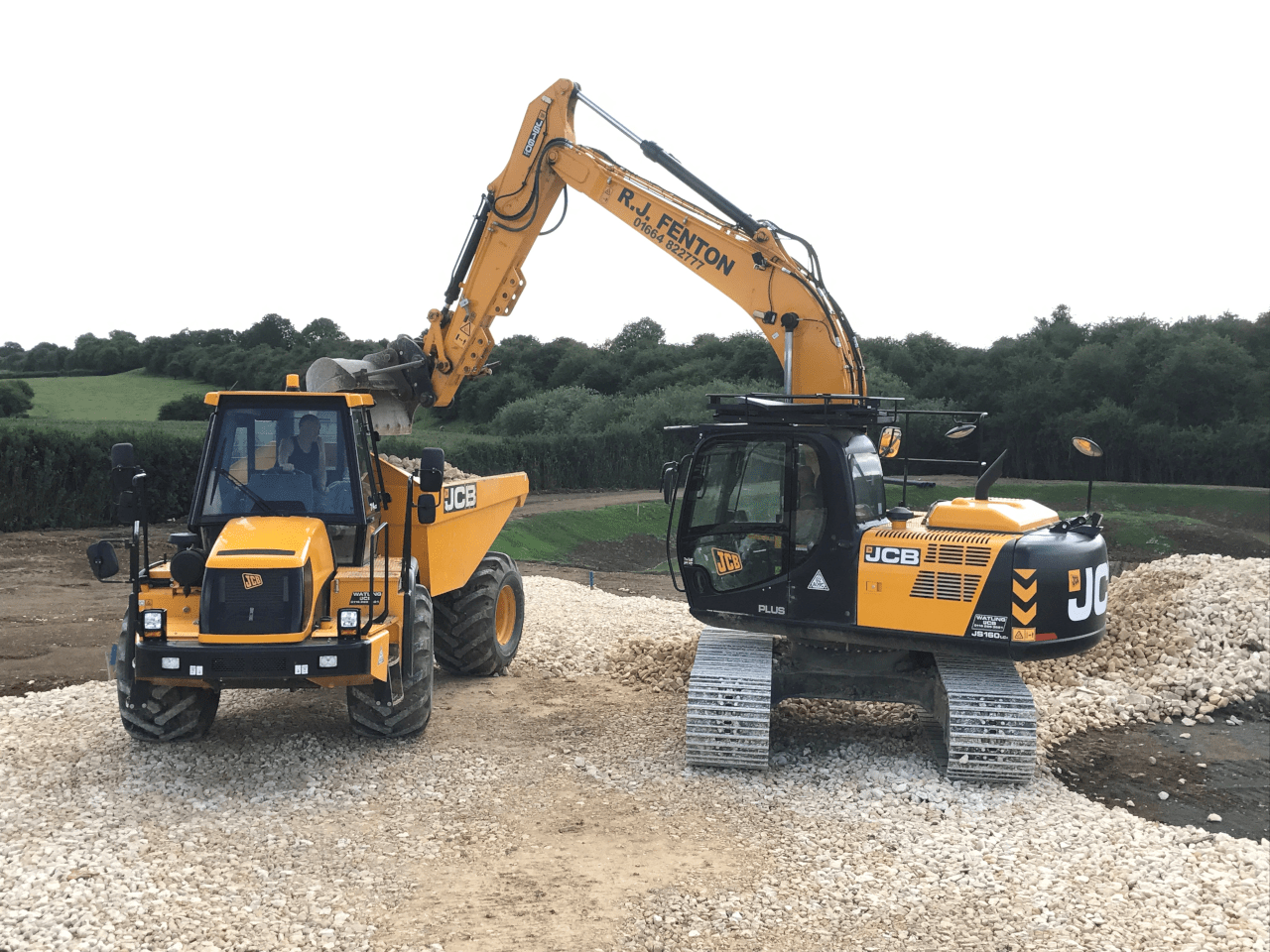 Digger hire and soil supplies in Melton Mowbray by R J Fenton
