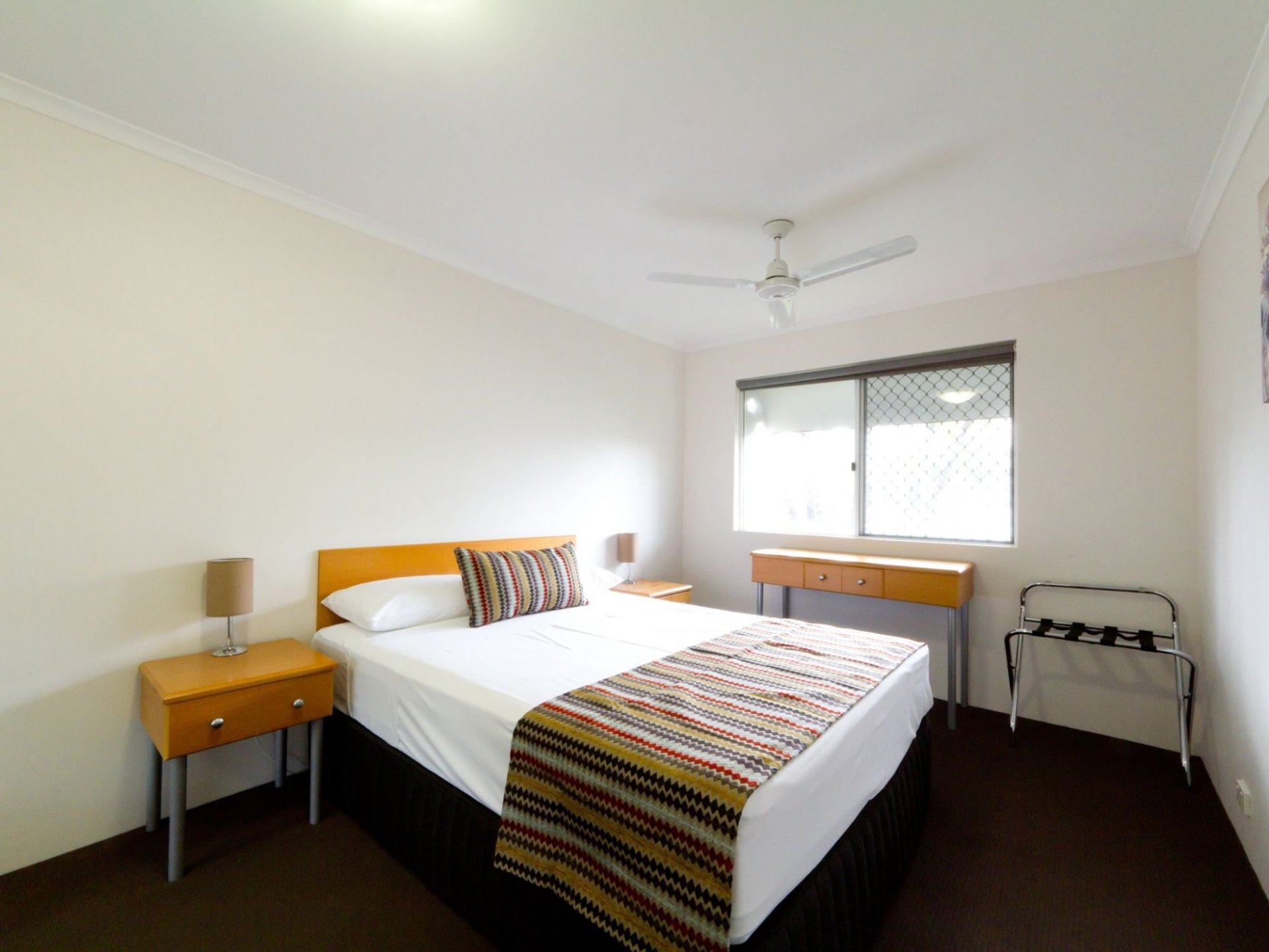 Rockhampton Serviced Apts 1, 2 & 4 Bedrooms (QLD)
