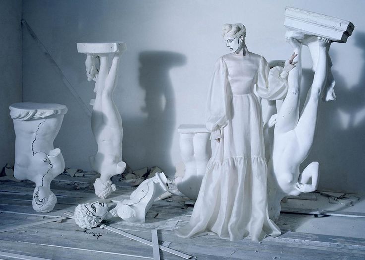 Fashion Photographer TIM WALKER Exhibition To Be Hosted By V& A