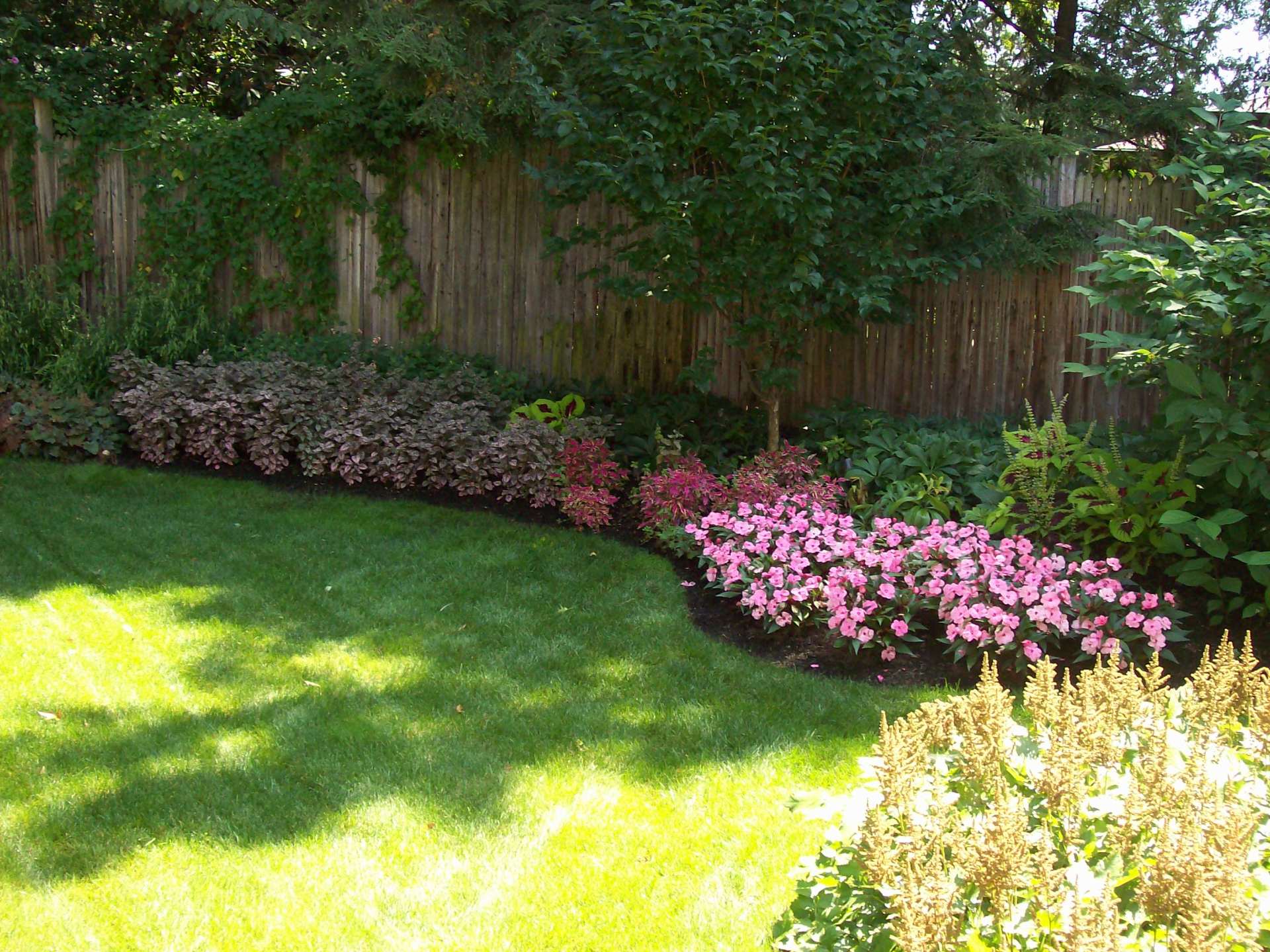 Residential Landscaping Maintenance Services in Pittsburgh