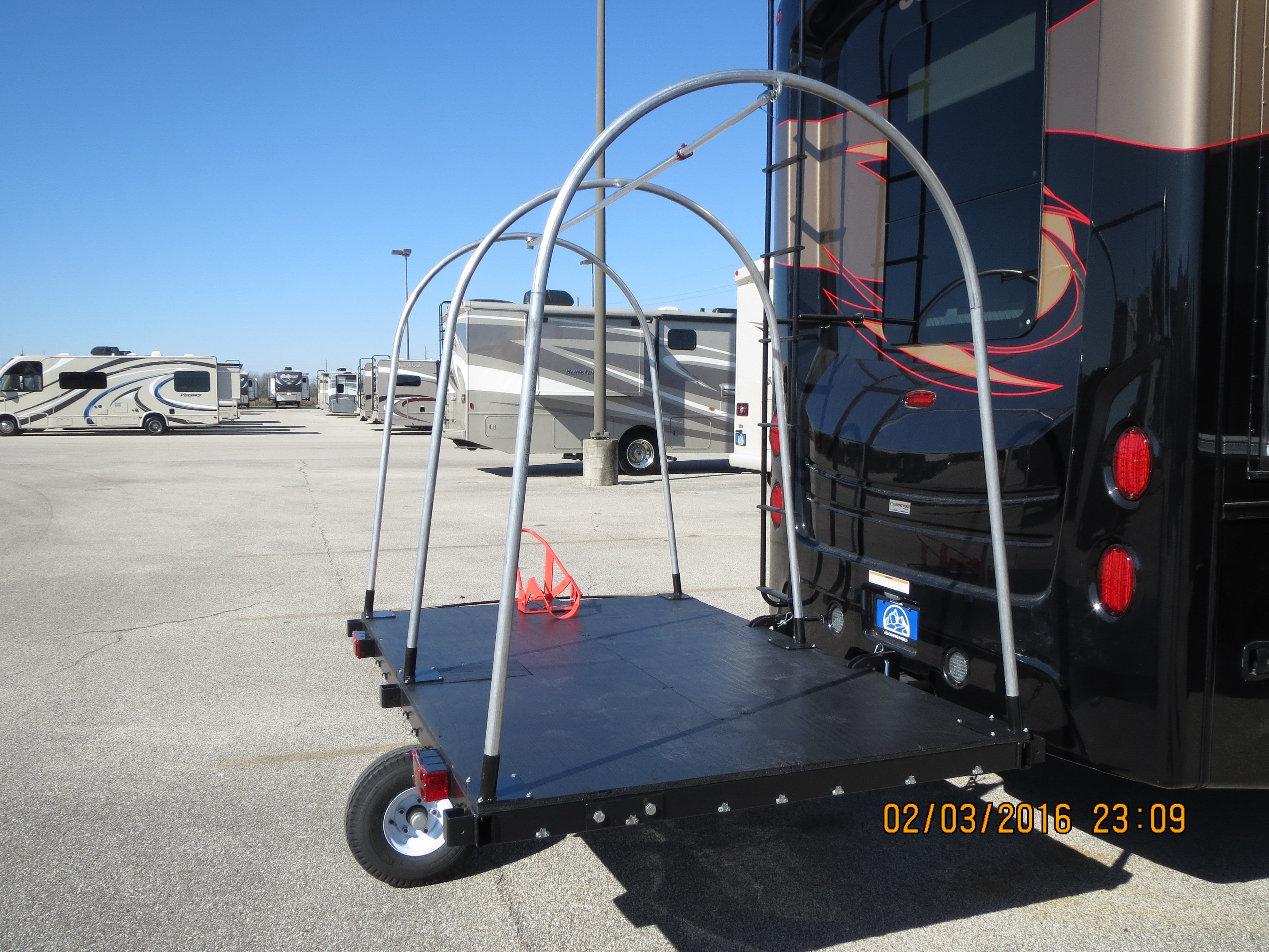 The ultimate single wheel trailer system.