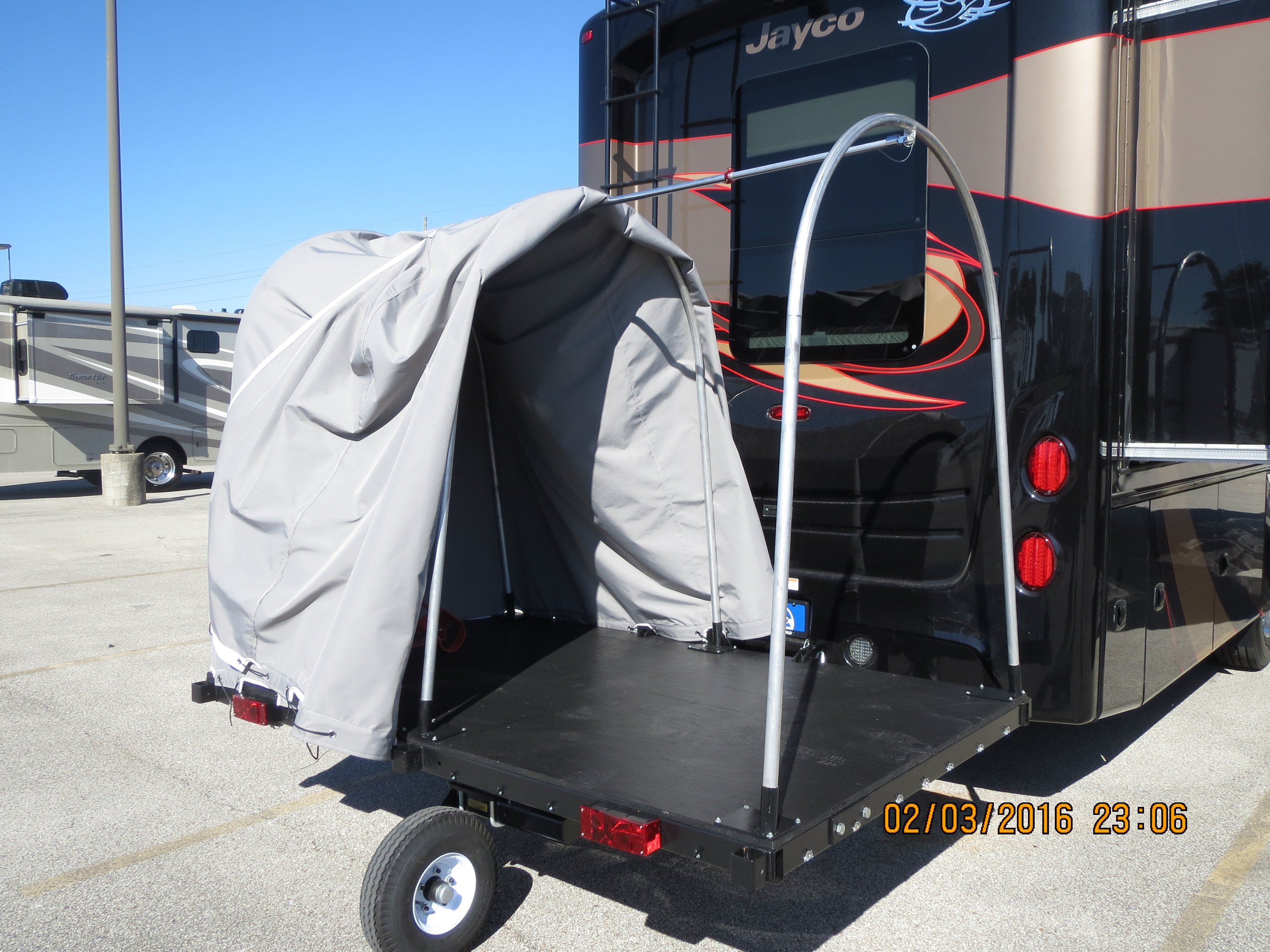 The ultimate single wheel trailer system.