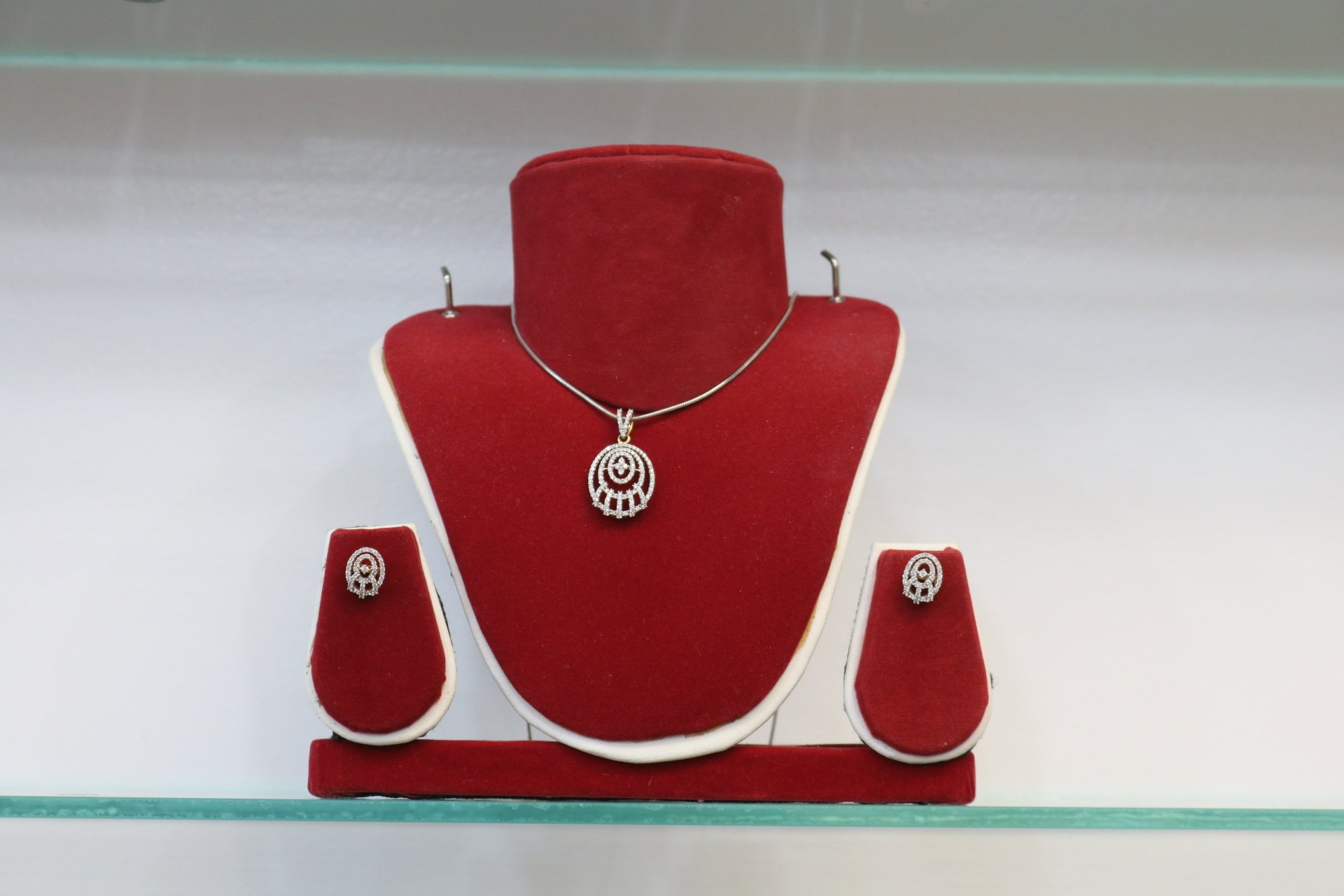 Raj Jewelers Corp. 22K gold jewelry & diamond jewelry Indian