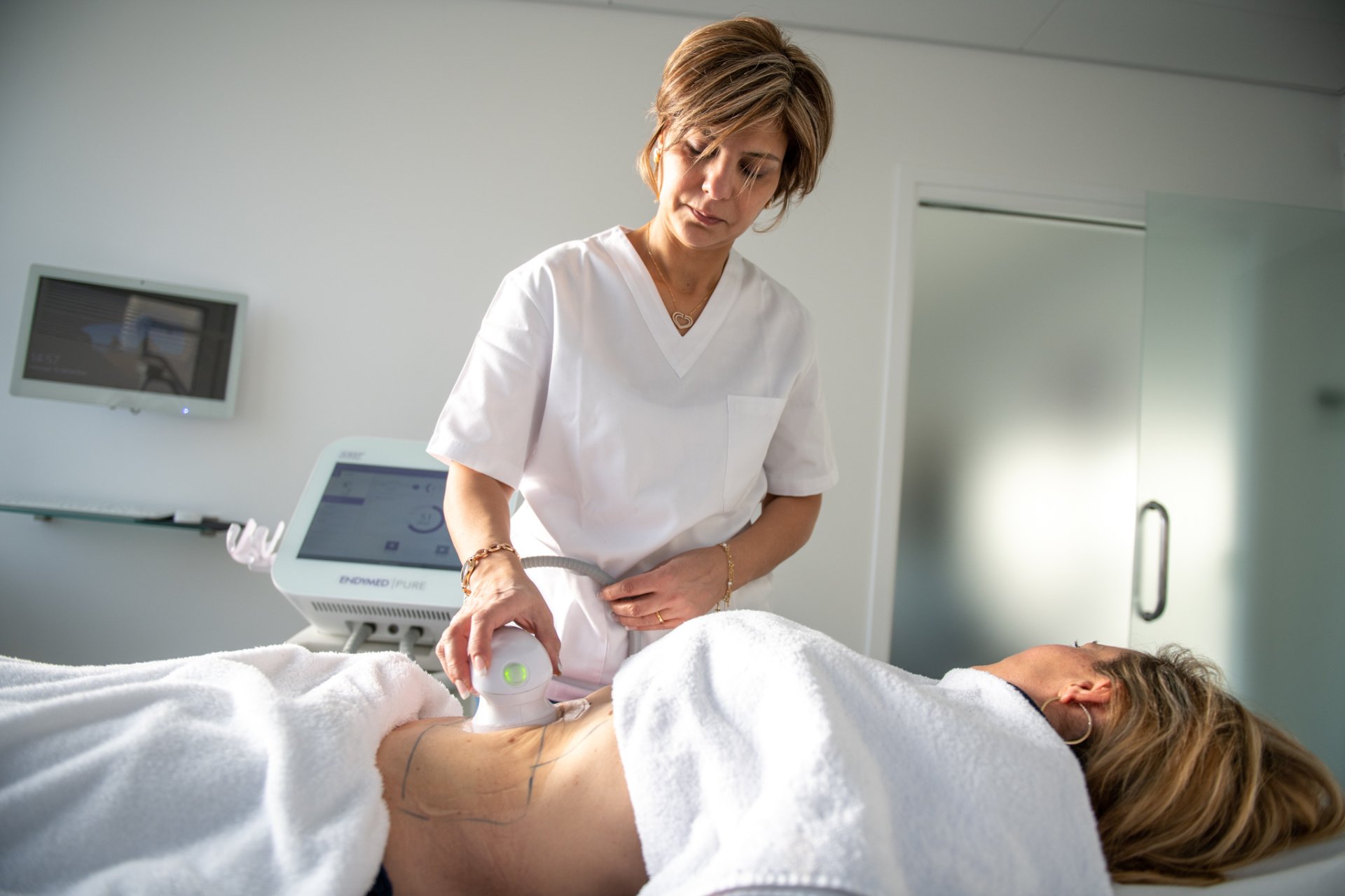 Docteur Christian Fayard medecine esthetique Amiens entre