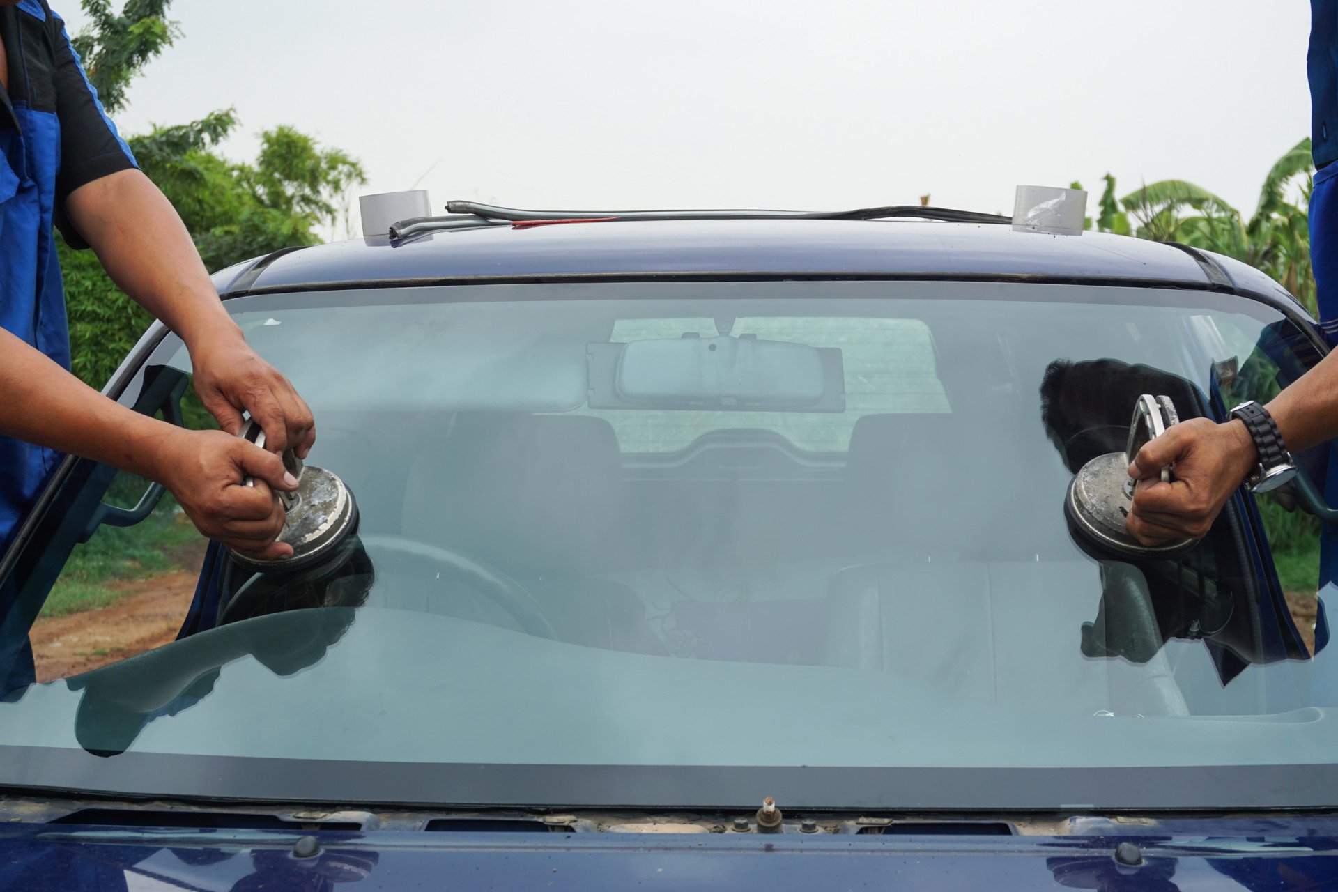Should I Use Insurance to Replace Windshield