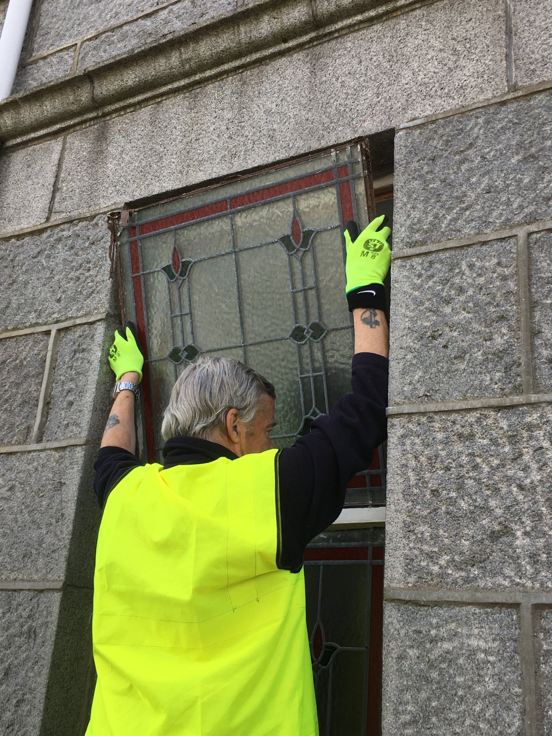 Stained glass repair specialists Distinctive Stained Glass