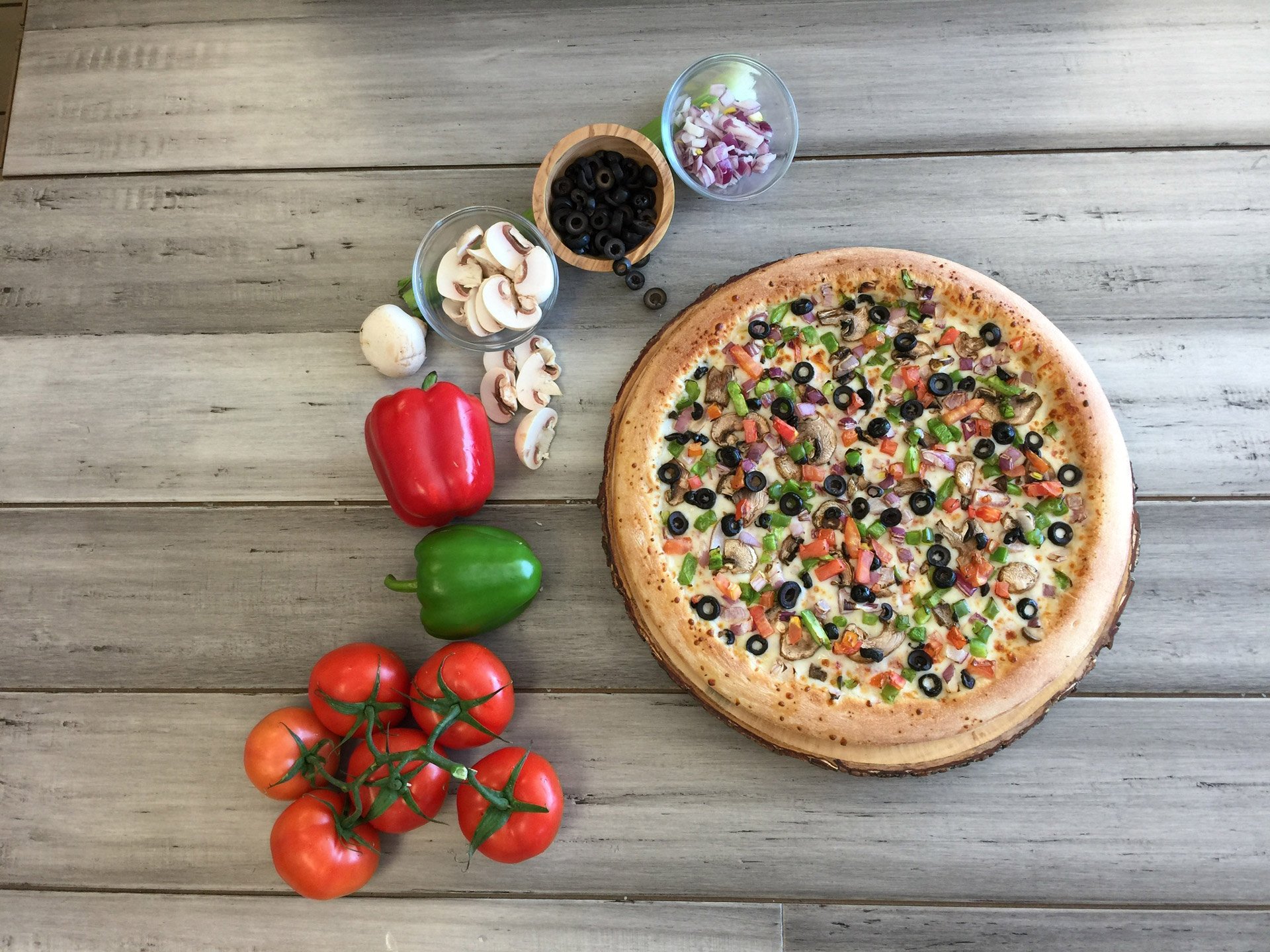 Pizza in Yucaipa, Breadsticks, Appetizers, Lucian's Pizza