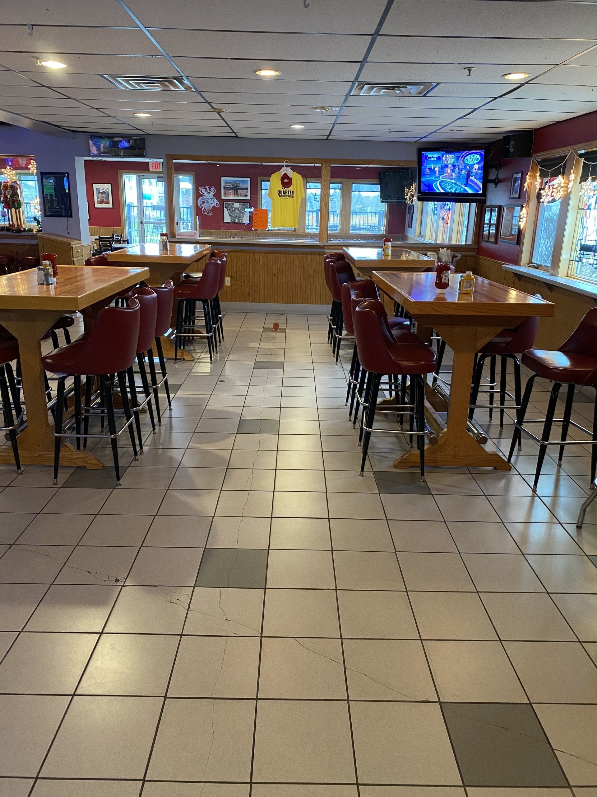 5th. Quarter Sports Bar & Grill Home