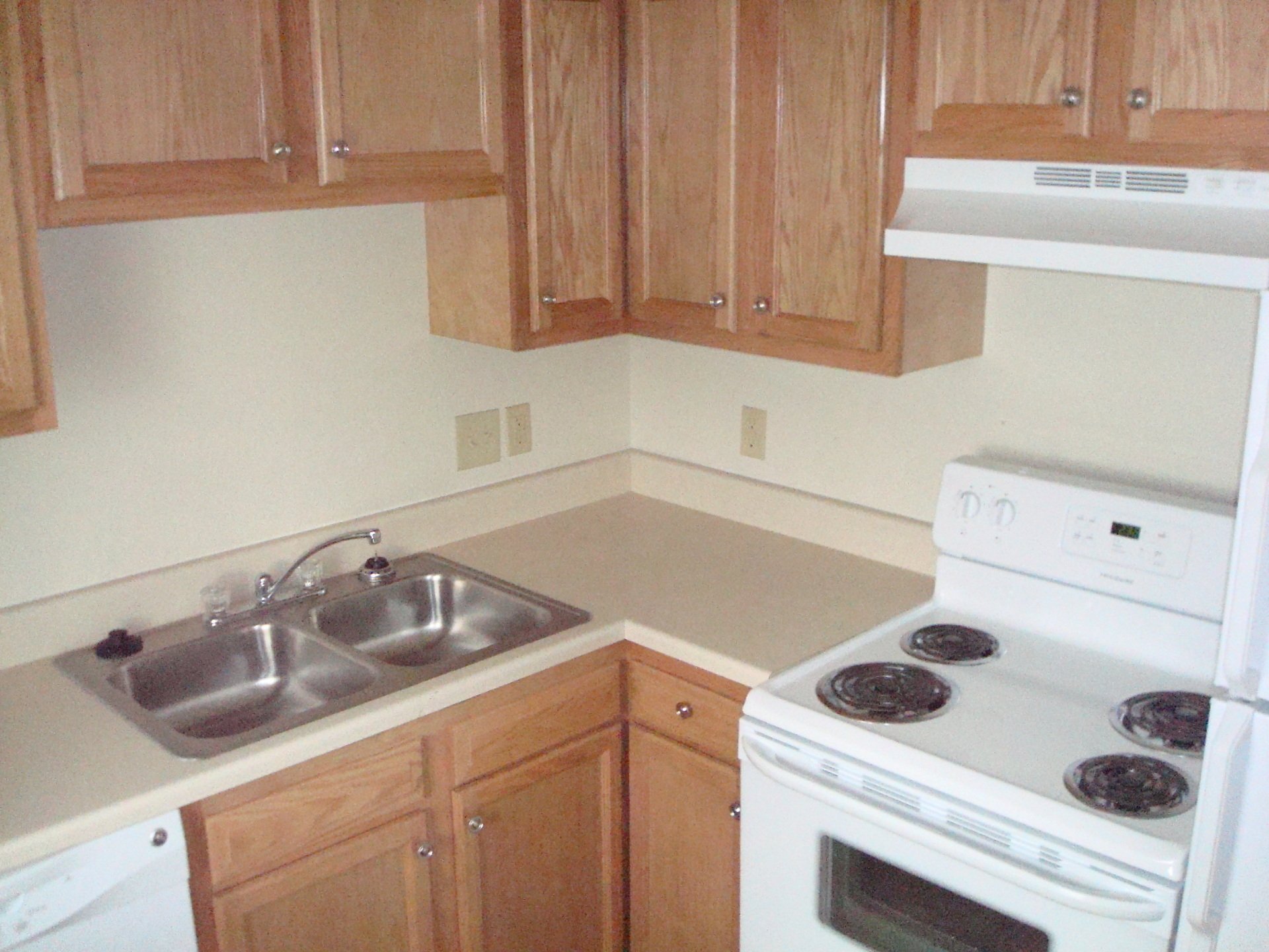 Photos of 225 Coconut Grove Apts in Bowling Green, OH