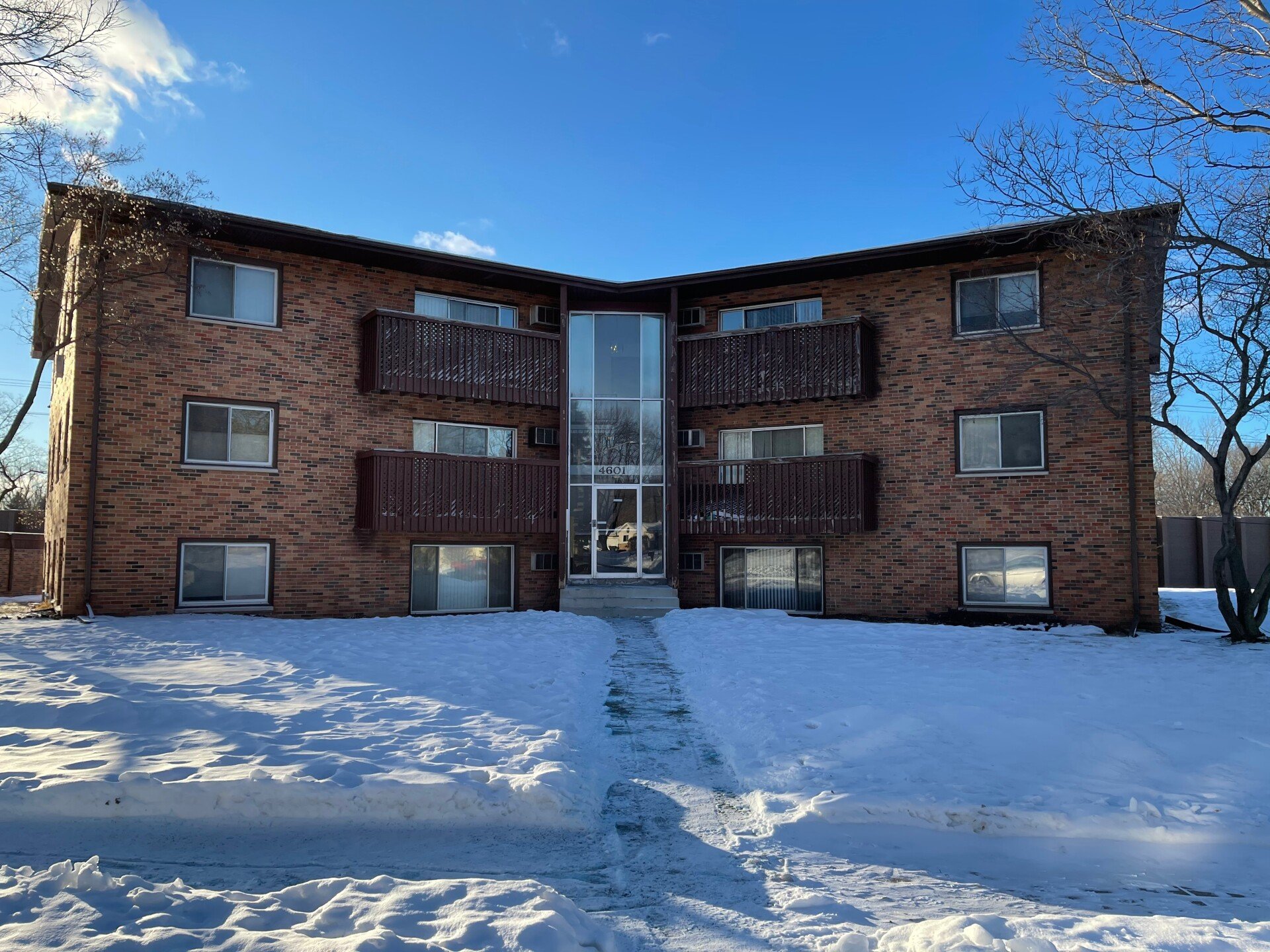 Deluxe Properties Brooklyn Park, MN