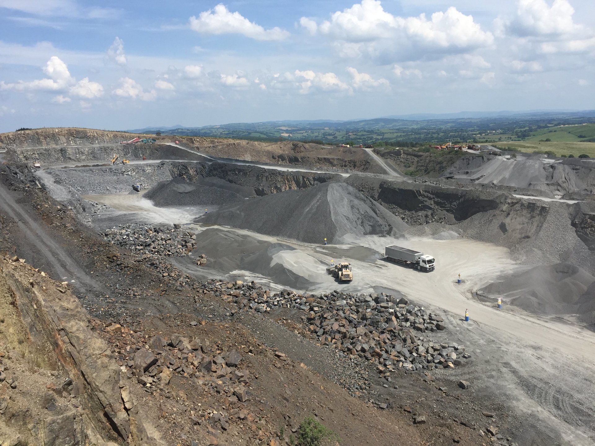 You can rely on us for bulk aggregates in Newtown