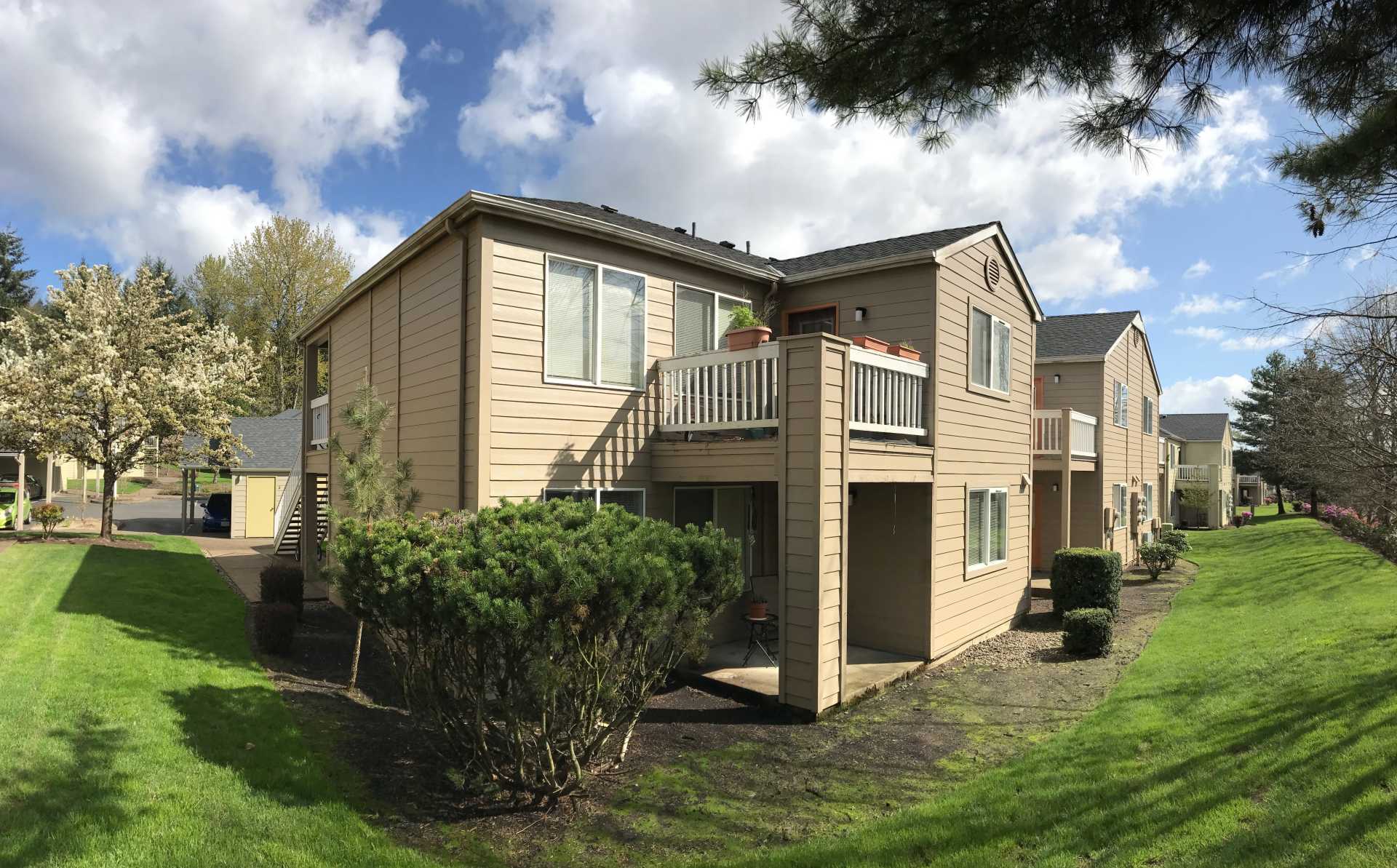 Briar Ridge Apartments Crest Properties, Inc.