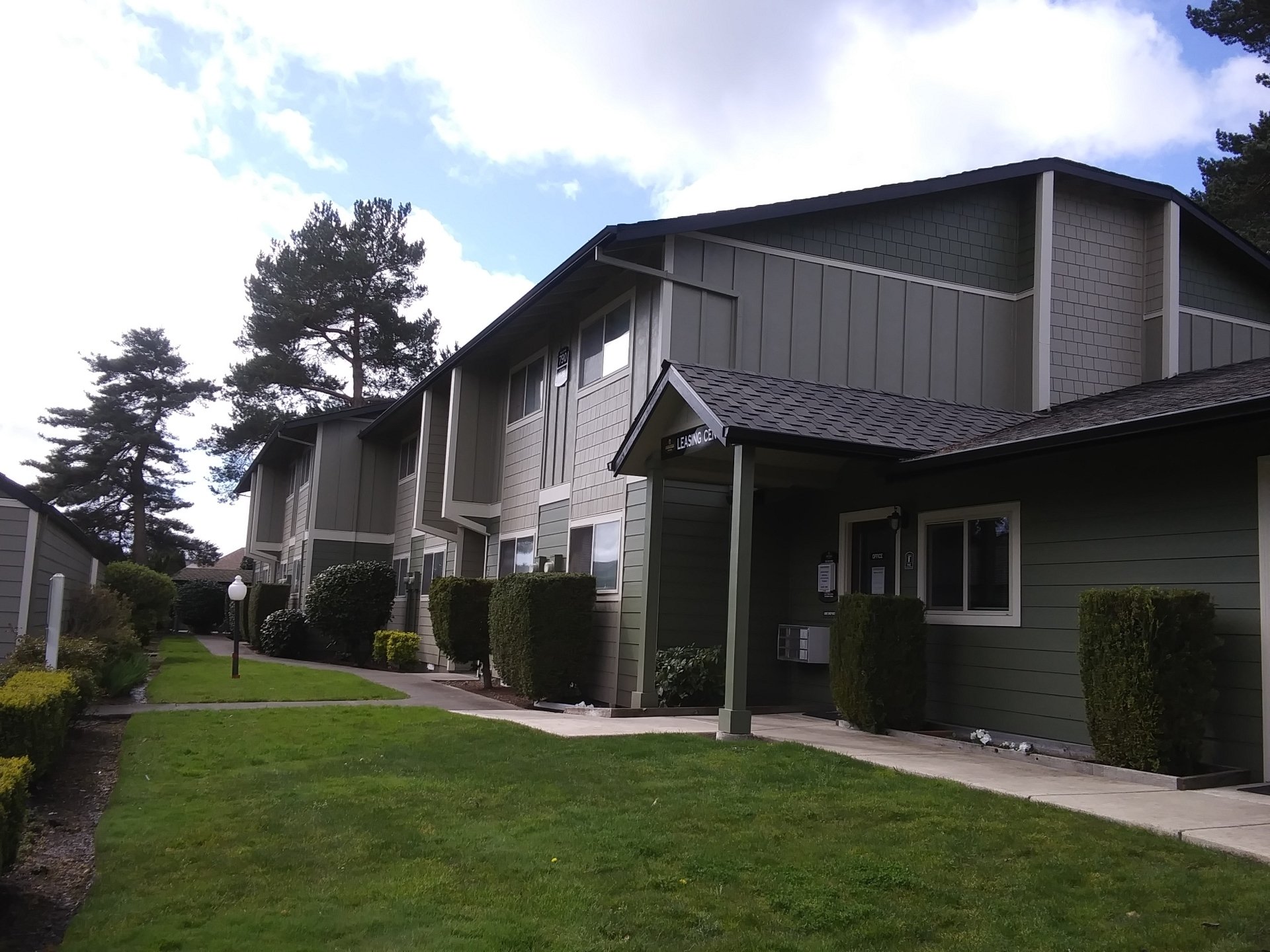 Evergreen Apartment Homes in Woodburn, OR