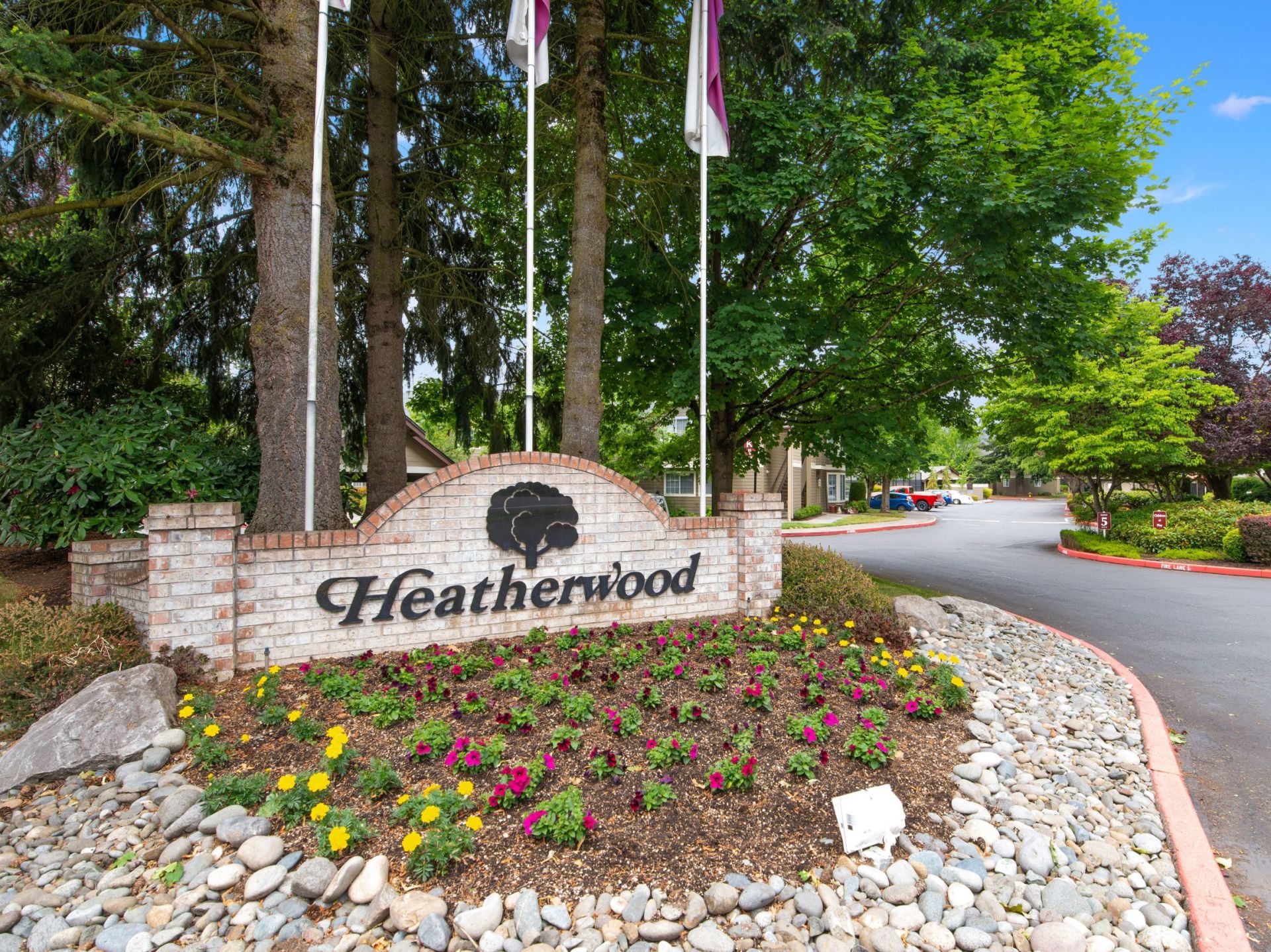 Heatherwood Spacious Apartments in Vancouver
