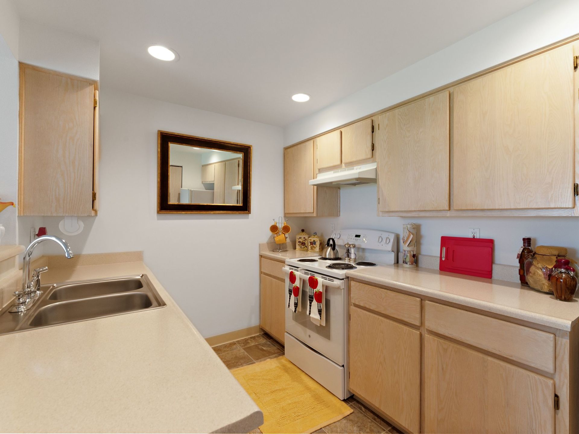 Heatherwood Spacious Apartments in Vancouver