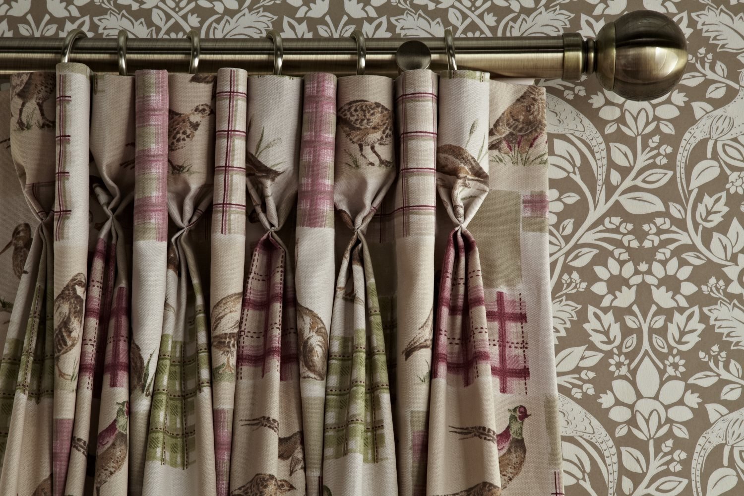 Curtain Poles Alamo Blinds, Wokingham Reading Bracknell