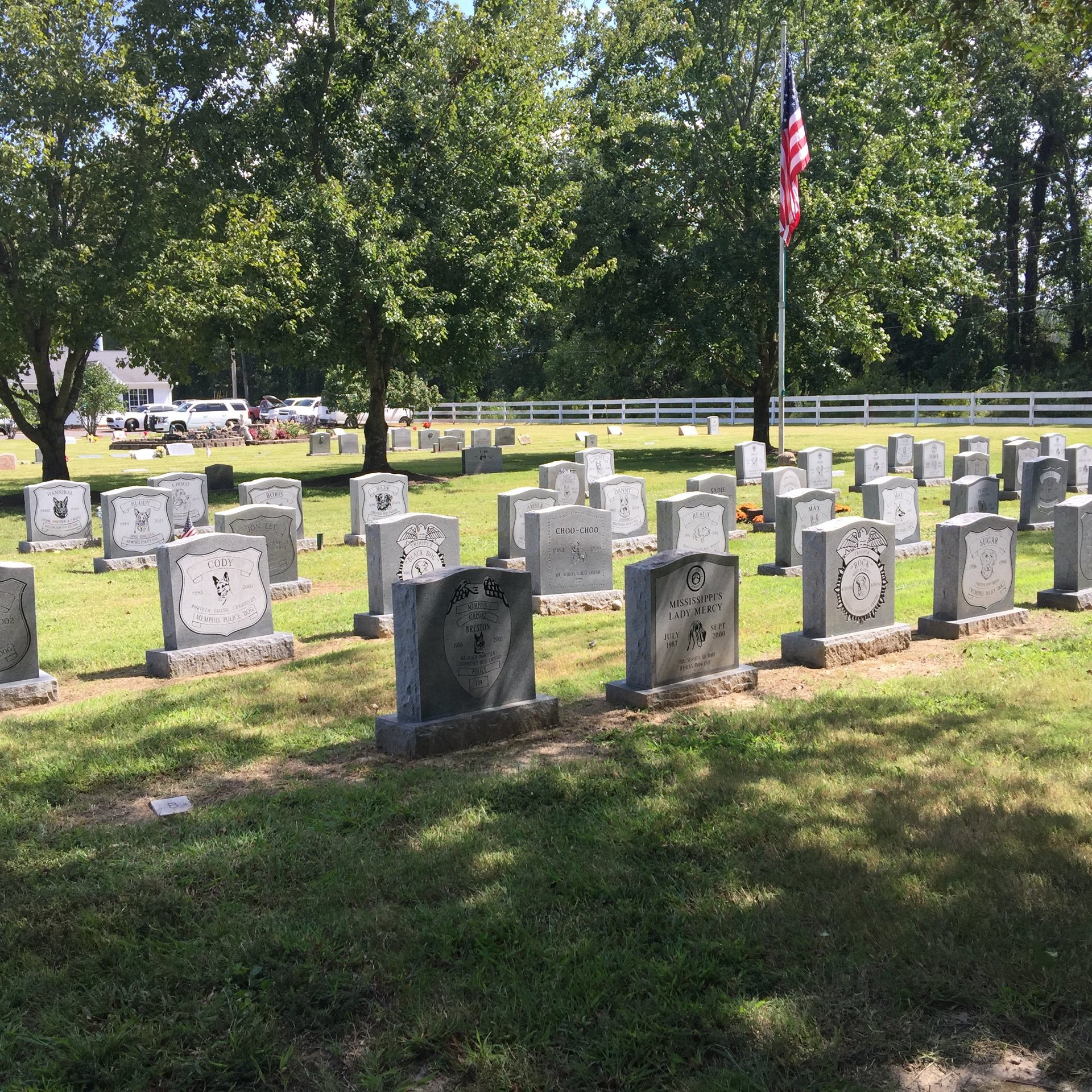 Dixie Memorial Pet Gardens Millington, TN The Grounds