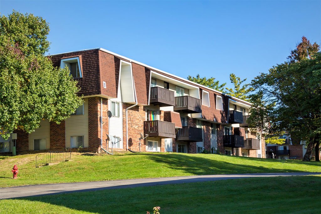 Come Home to The Village on University Apartments in Peoria, Illinois