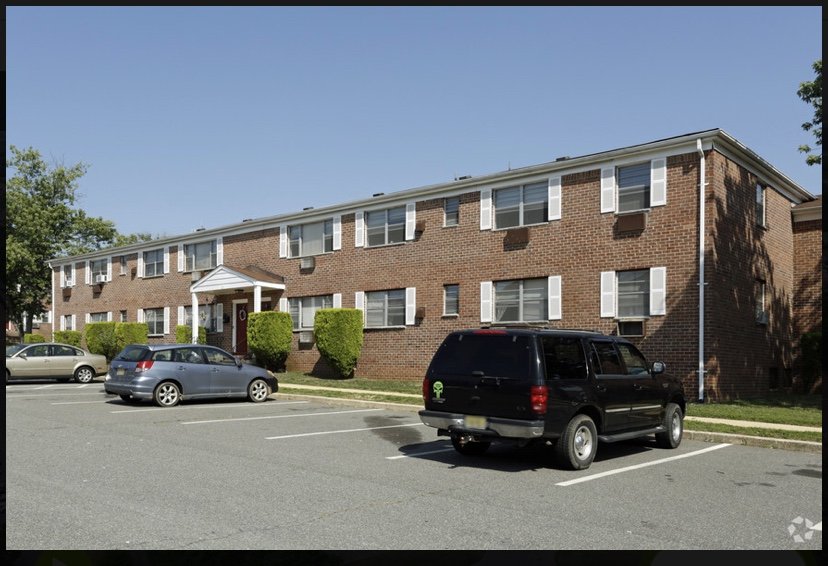 to Skytop Gardens Apartments in Parlin, NJ