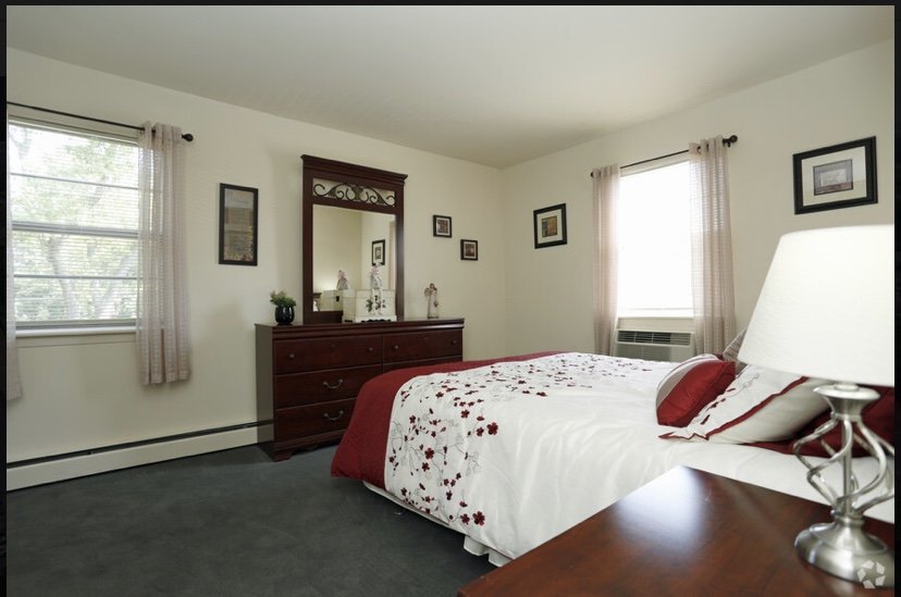 to Skytop Gardens Apartments in Parlin, NJ