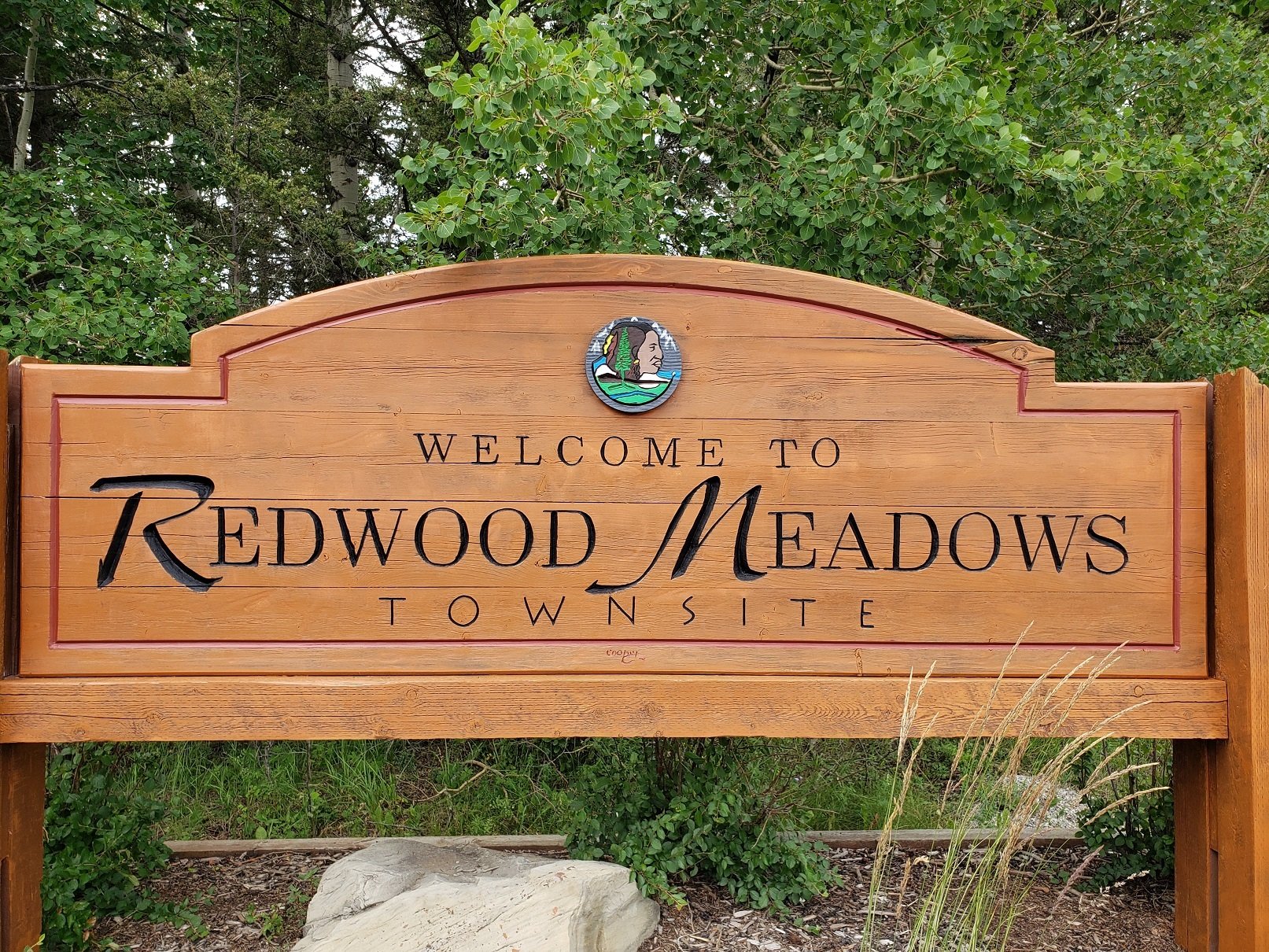 to Redwood Meadows Townsite