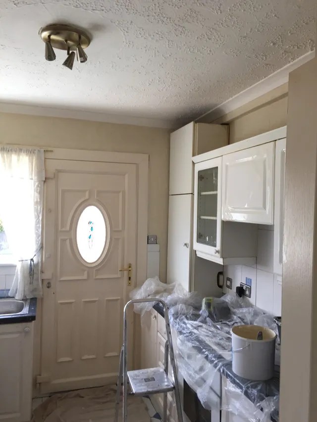 Kitchen fitting by JJS Home Improvements