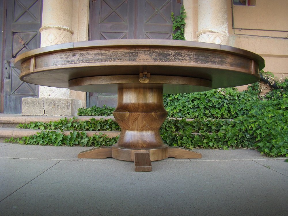 Expanding Round Table