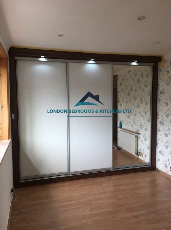 Madetoorder furniture London Bedrooms & Kitchens Ltd