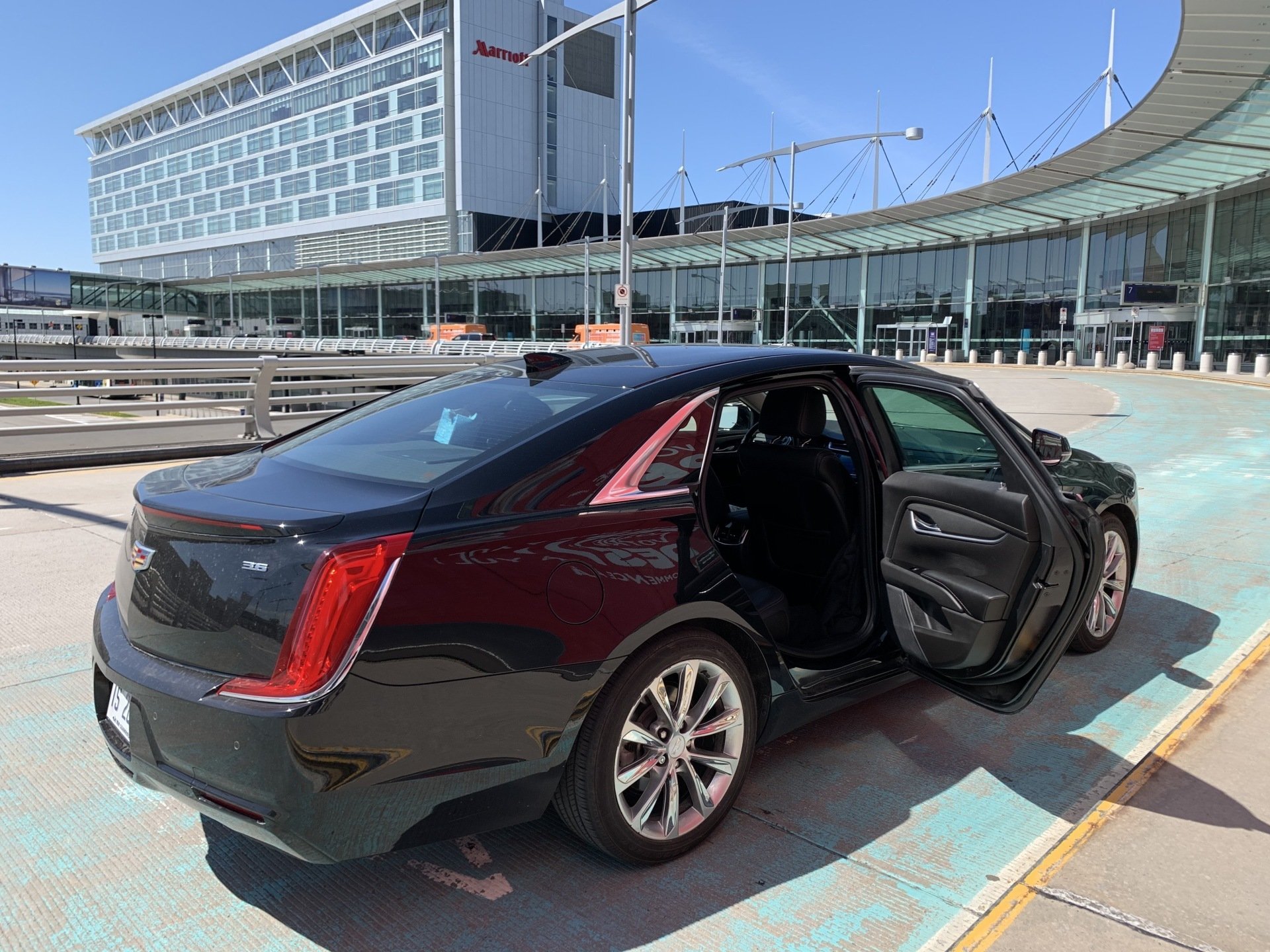 Montreal Airport Private Transfer in luxury sedan and SUV's