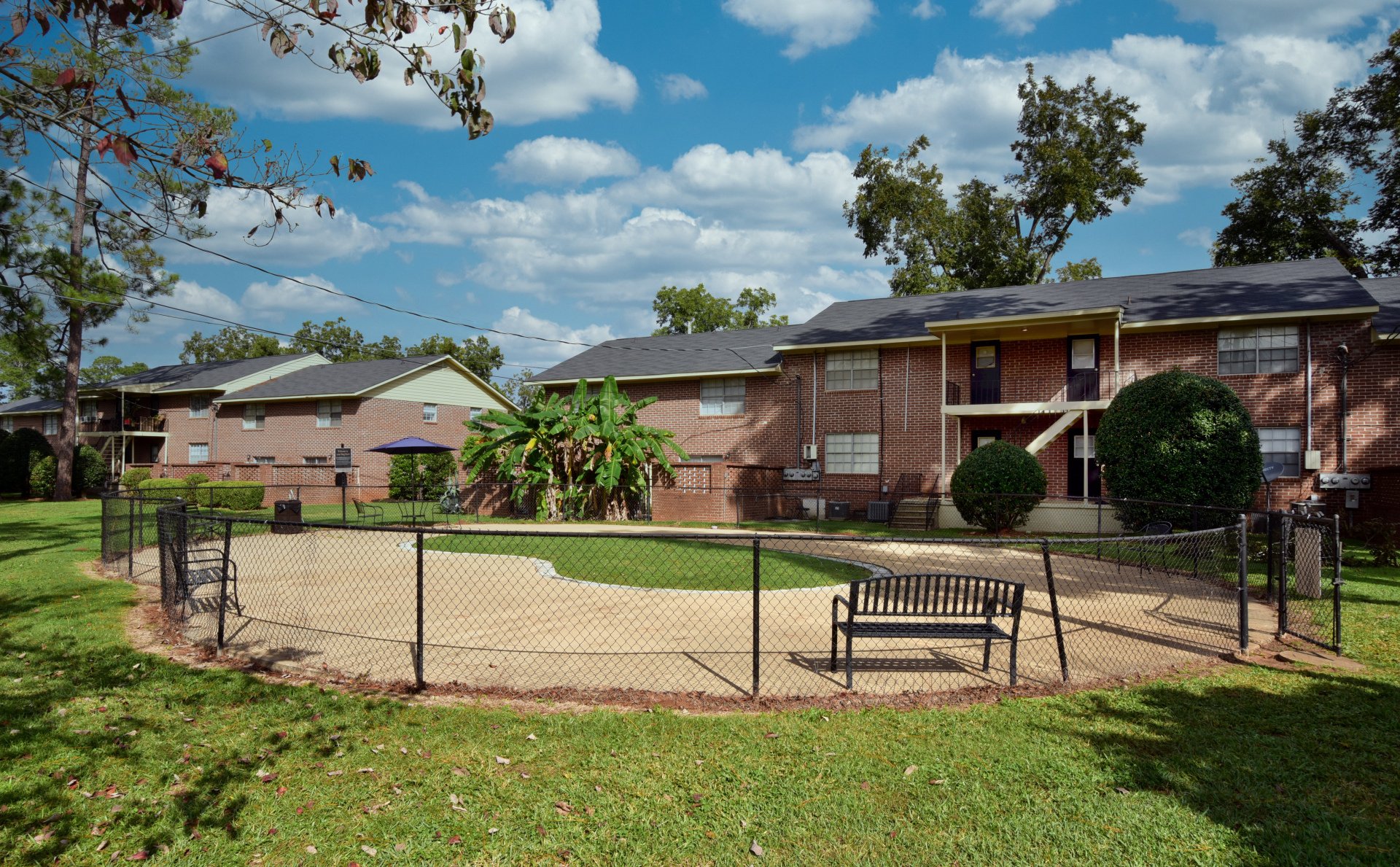 Albany, GA Apartments for Rent Pool, Sundeck, Lake Views, Patios