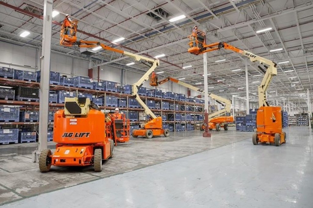 EWP ( Elevating Work Platform ) Training For Scissorlifts / Boomlifts