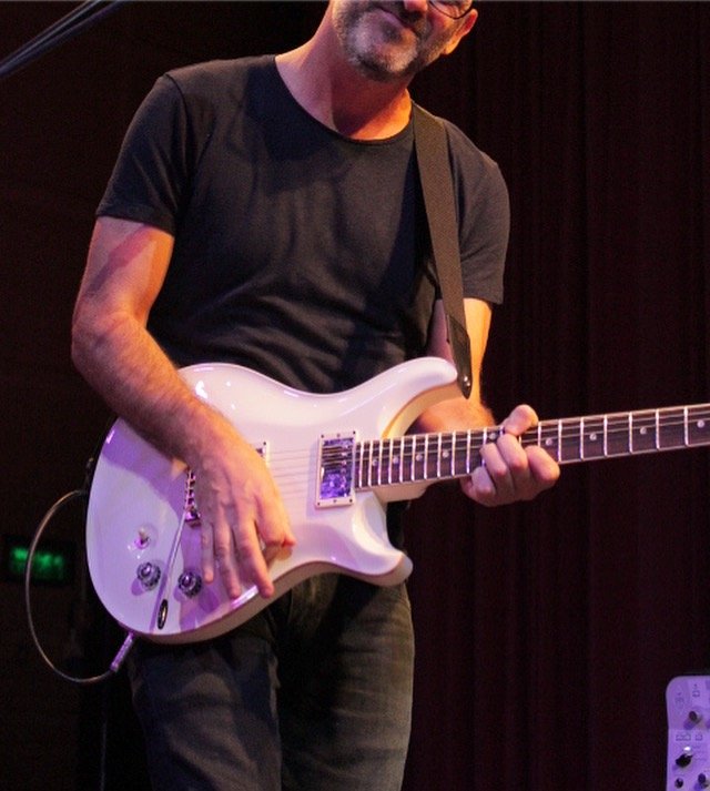 Guitarist Rob Harris