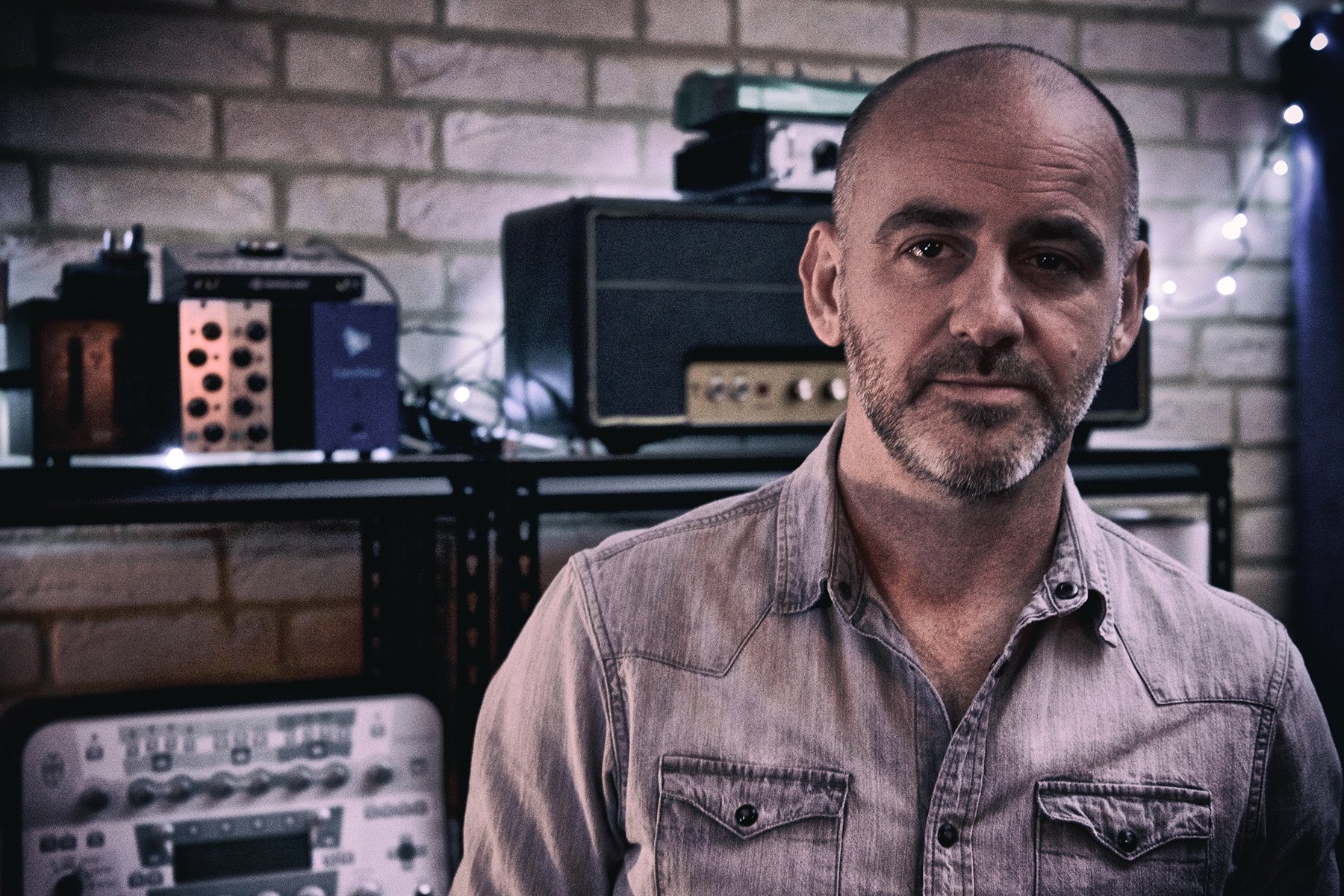 Guitarist Rob Harris